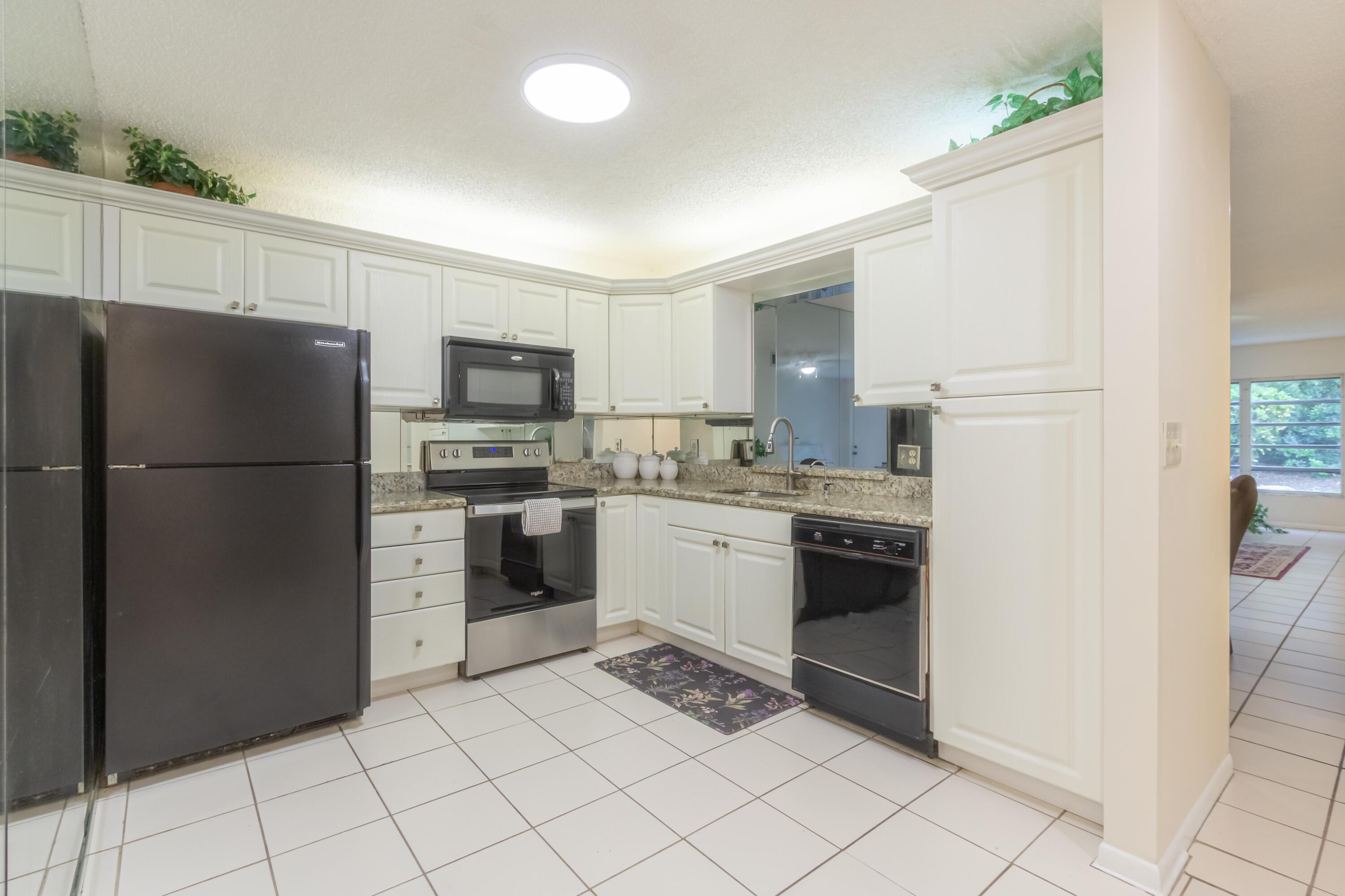 9185 Flynn Circle 3, Boca Raton, FL 33496, Boca Raton - Photo 5