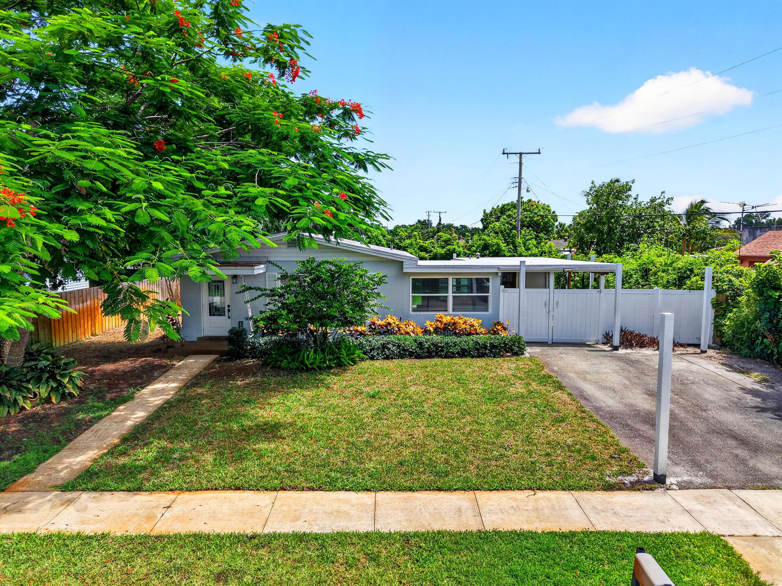 1446 W Perry Street, Lantana, FL 33462, Lantana