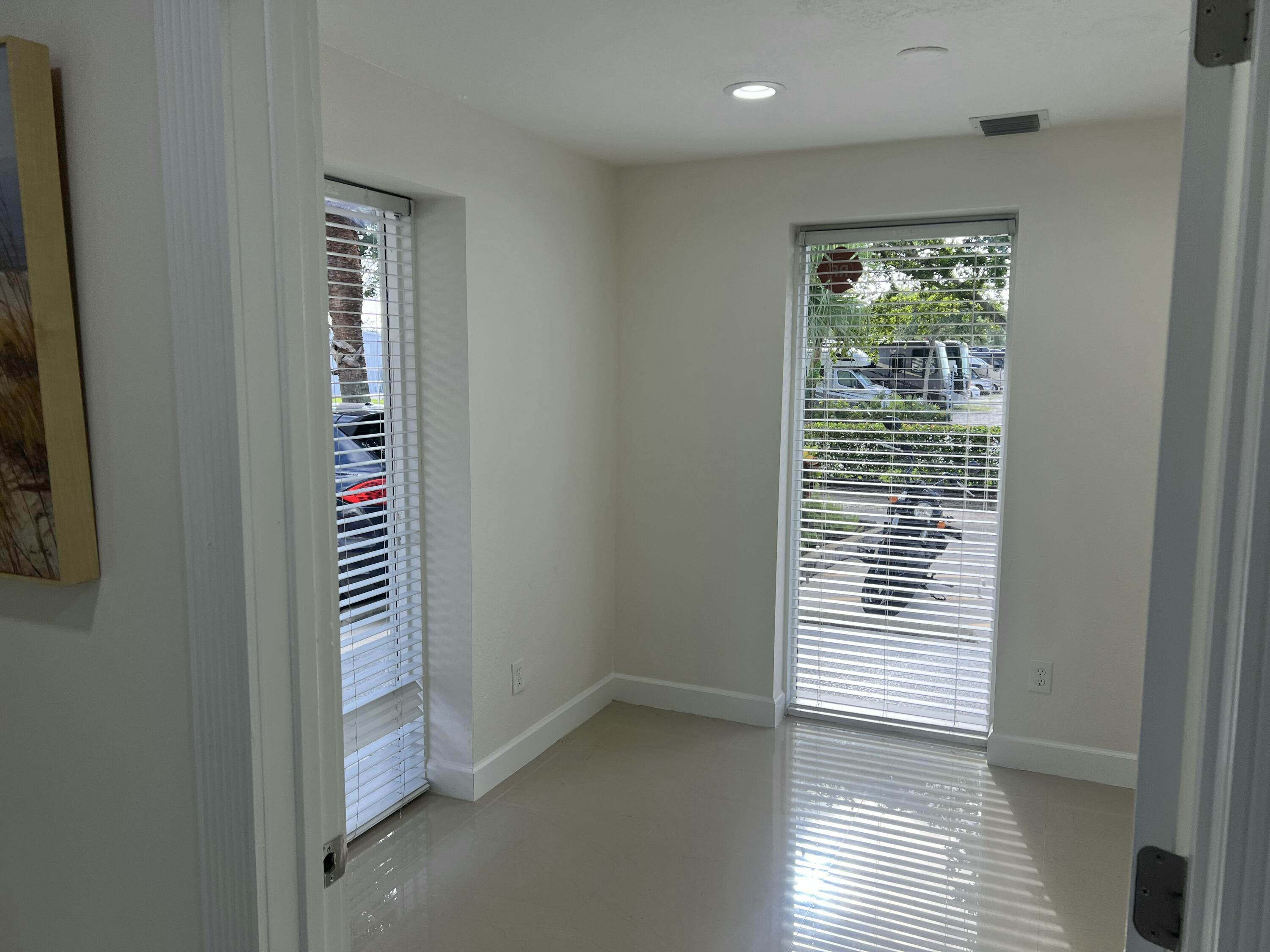 500 Commerce Way Way W 6-7, Jupiter, FL 33458, Jupiter - Photo 2