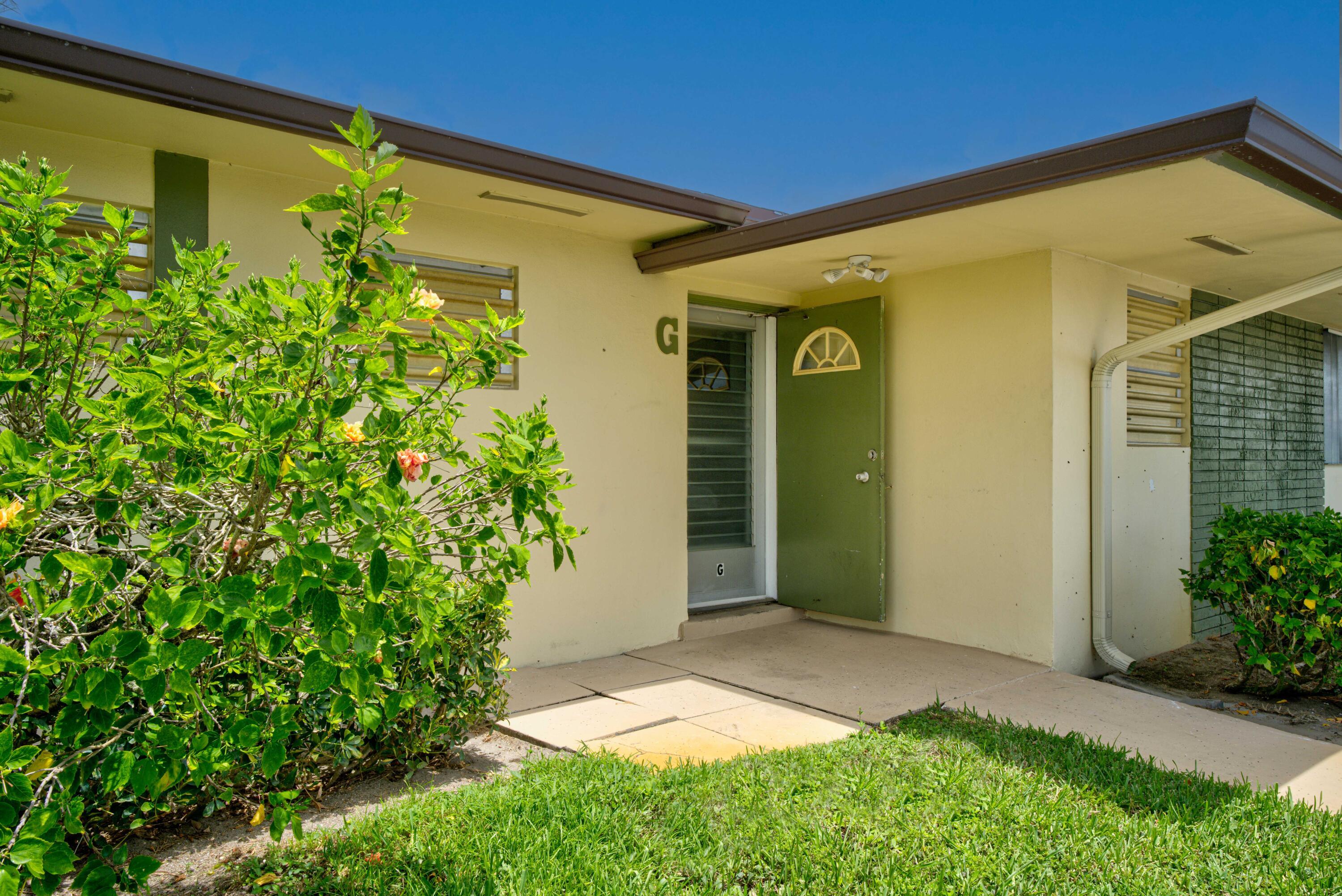 2915 Crosley Drive W G, West Palm Beach, FL 33415, West Palm Beach - Photo 2