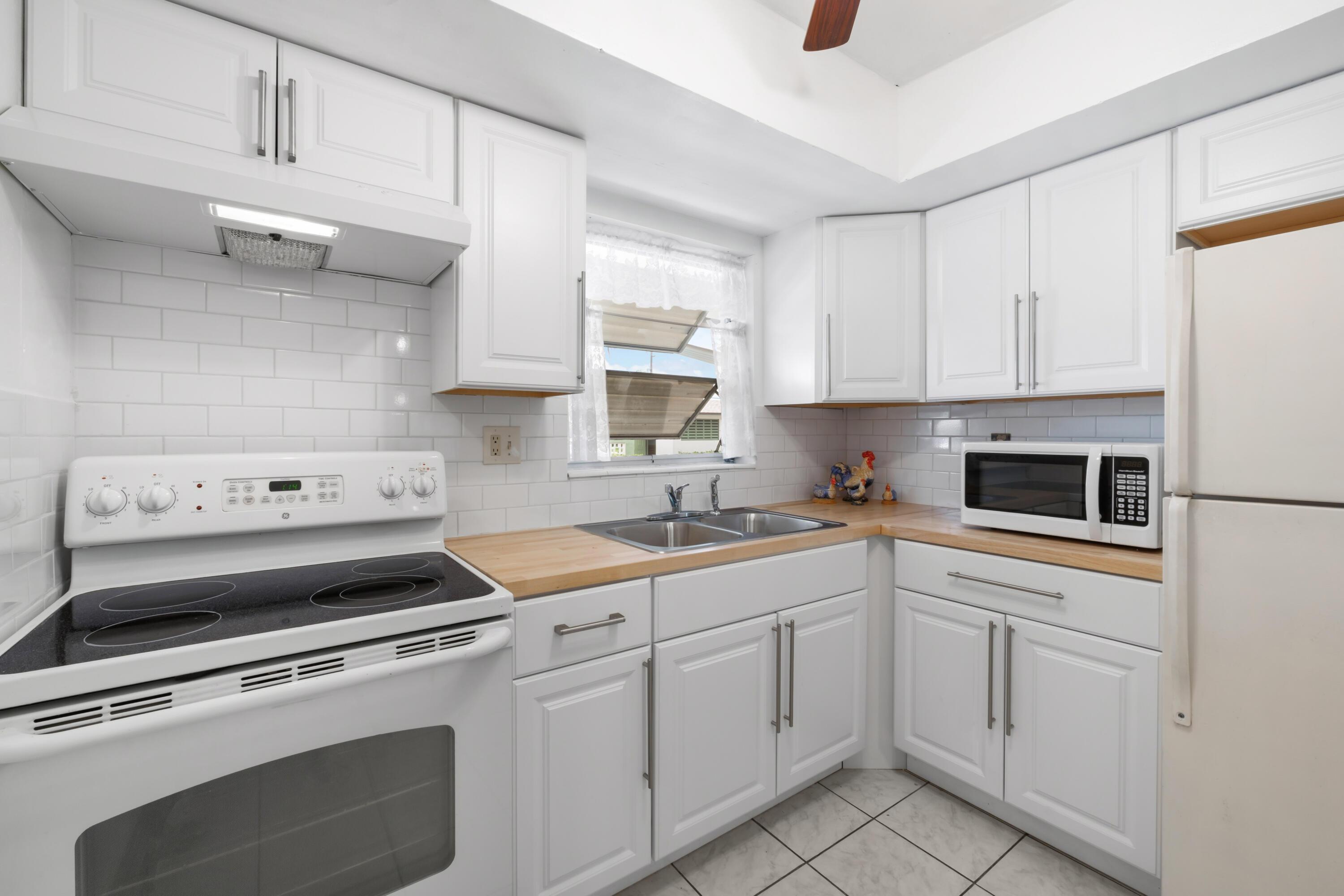 2915 Crosley Drive W G, West Palm Beach, FL 33415, West Palm Beach - Photo 3