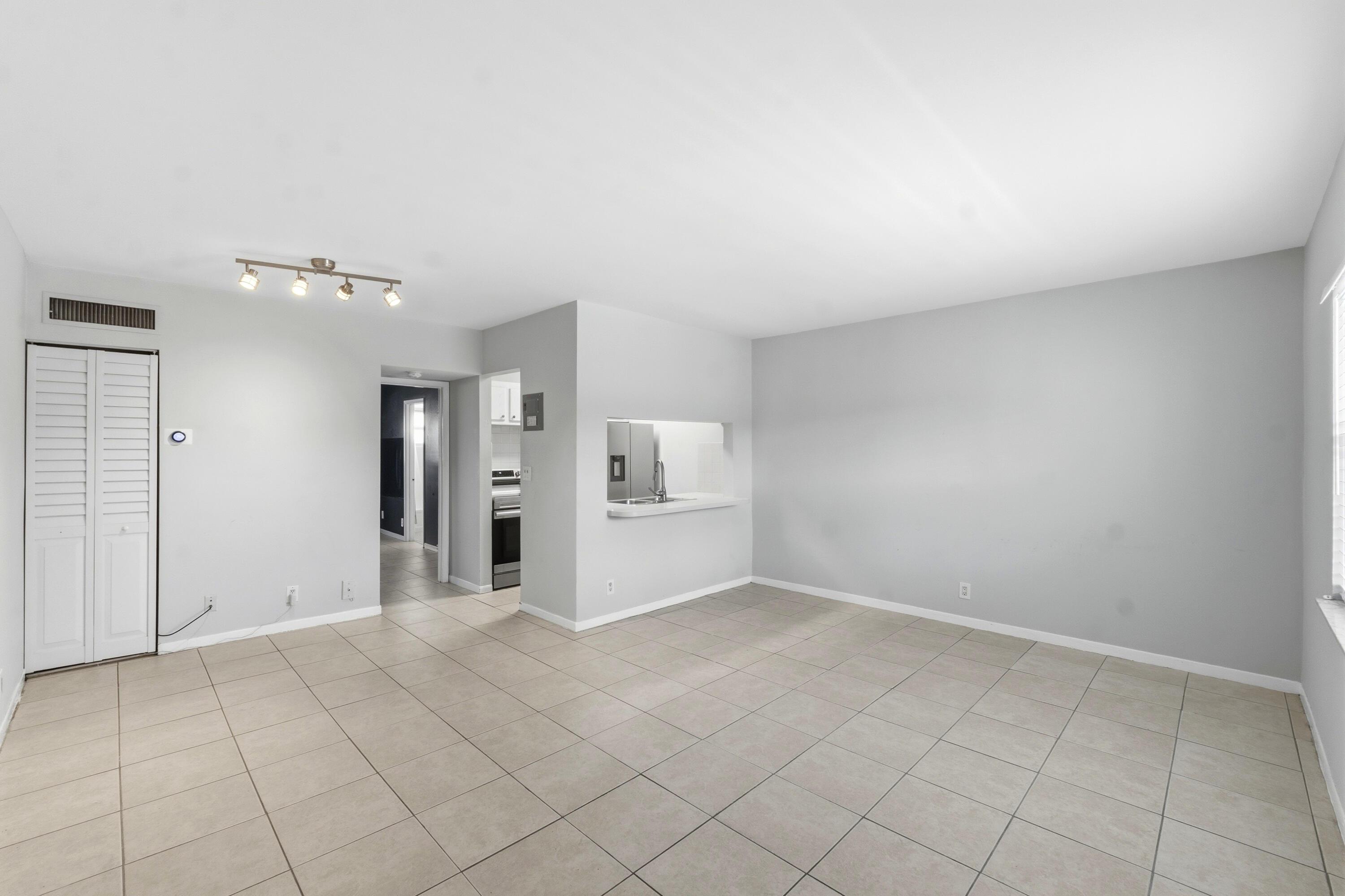 1470 N Dixie Highway 43, Fort Lauderdale, FL 33304, Fort Lauderdale - Photo 5