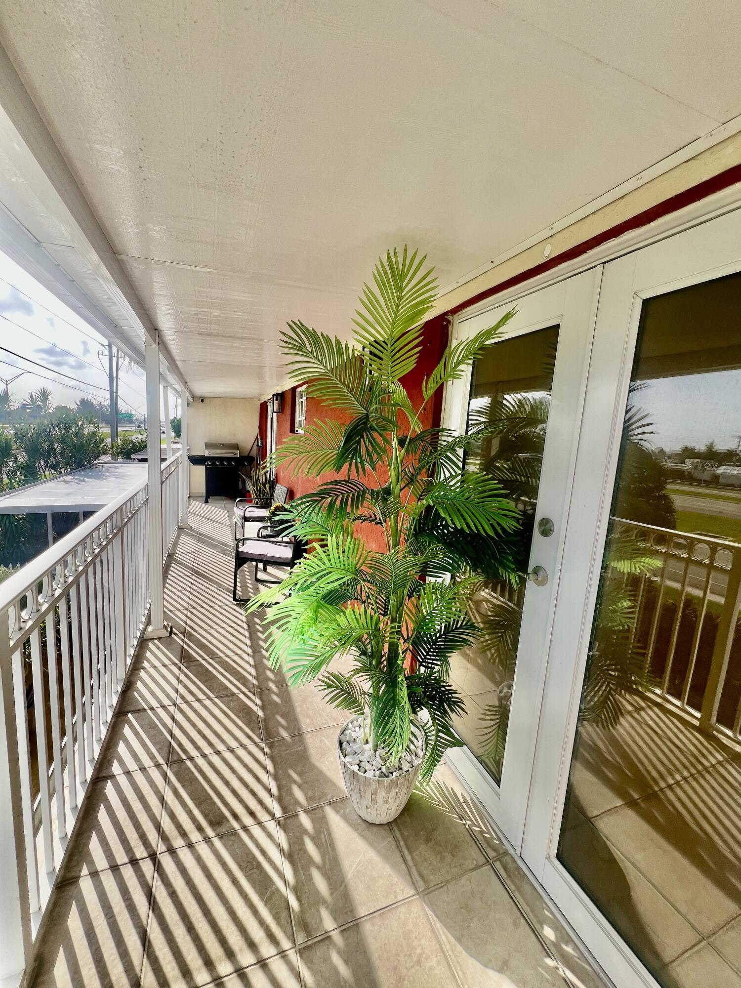 10903 W Okeechobee Road 201, Hialeah, FL 33018, Hialeah - Photo 2