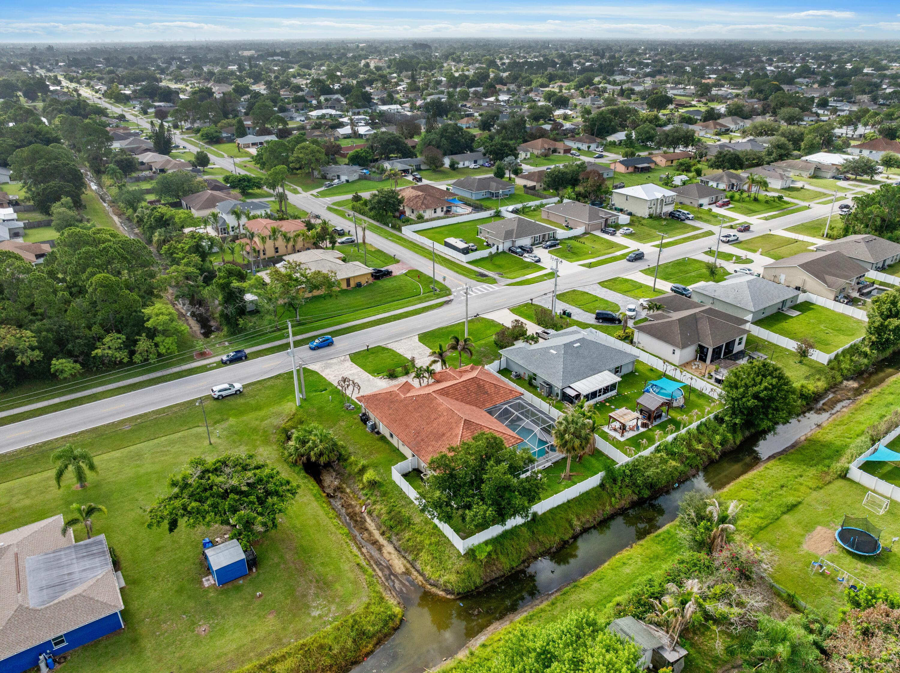 286 NW Bayshore Boulevard, Port St. Lucie, FL 34983, Port St. Lucie - Photo 3