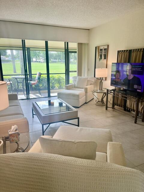 225 Old Meadow Way, Palm Beach Gardens, FL 33418, Palm Beach Gardens - Photo 4