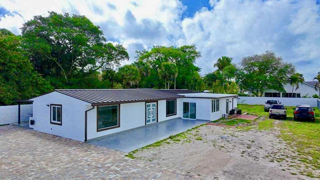 696 Arlington Drive, West Palm Beach, FL 33415, West Palm Beach