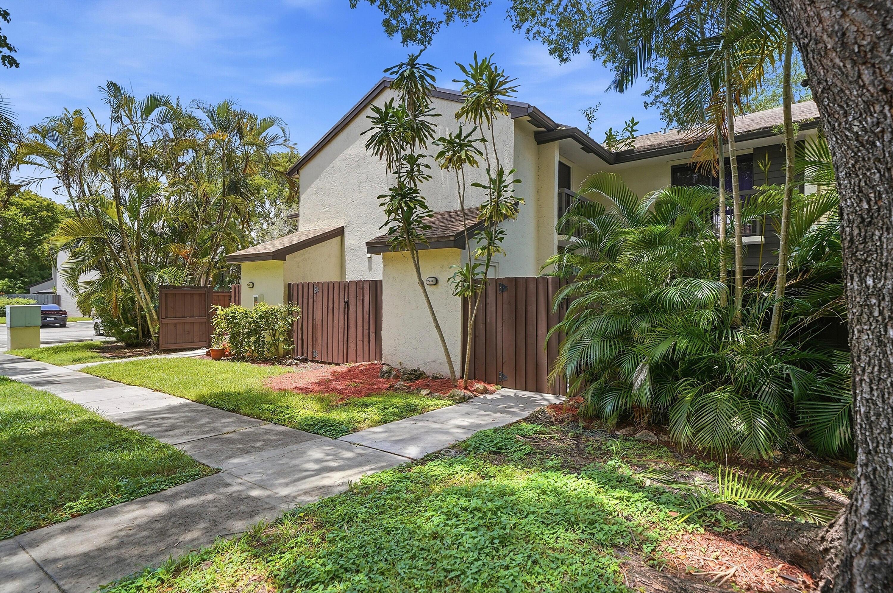 3349 Cocoplum Circle 33129, Coconut Creek, FL 33063, Coconut Creek - Photo 2