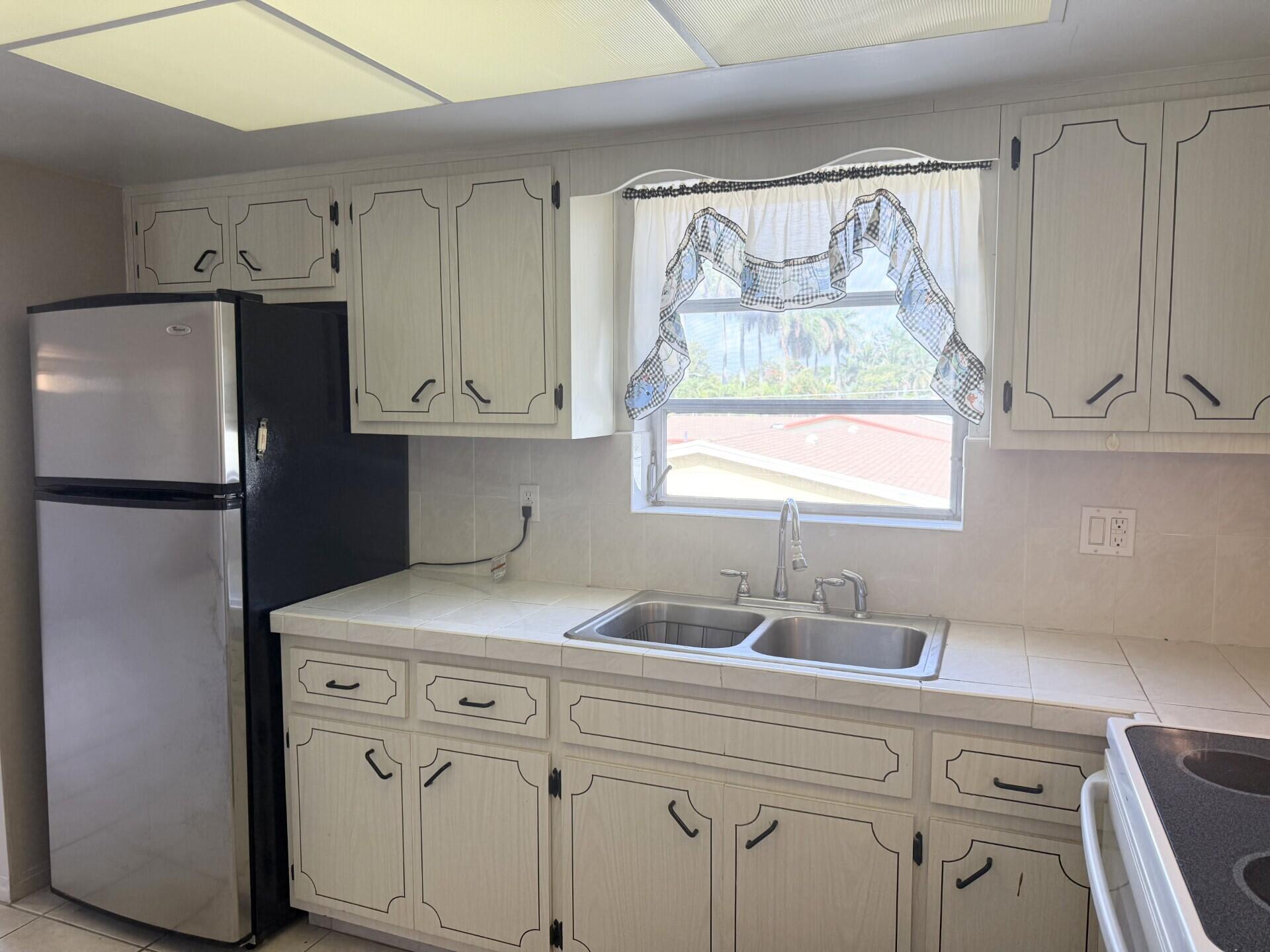 1501 Arthur Street 9, Hollywood, FL 33020, Hollywood - Photo 3