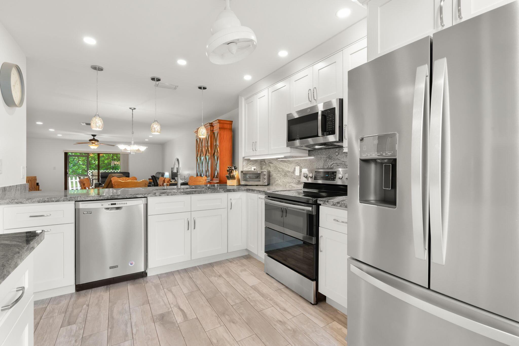22075 Las Brisas Circle 306, Boca Raton, FL 33433, Boca Raton - Photo 2