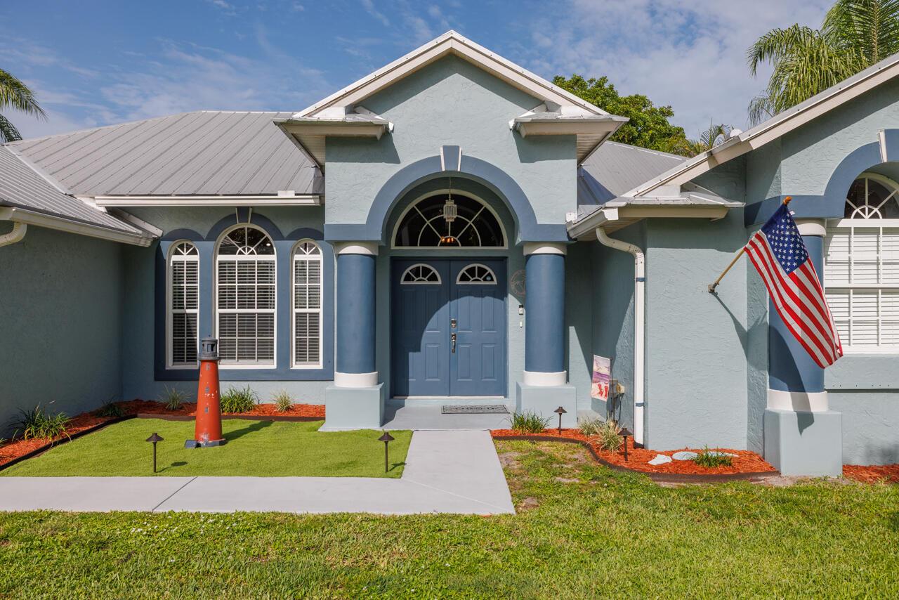 8173 SE Carlton Street, Hobe Sound, FL 33455, Hobe Sound - Photo 2
