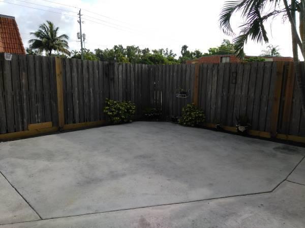 22 Springdale Circle, Palm Springs, FL 33461, Palm Springs - Photo 5