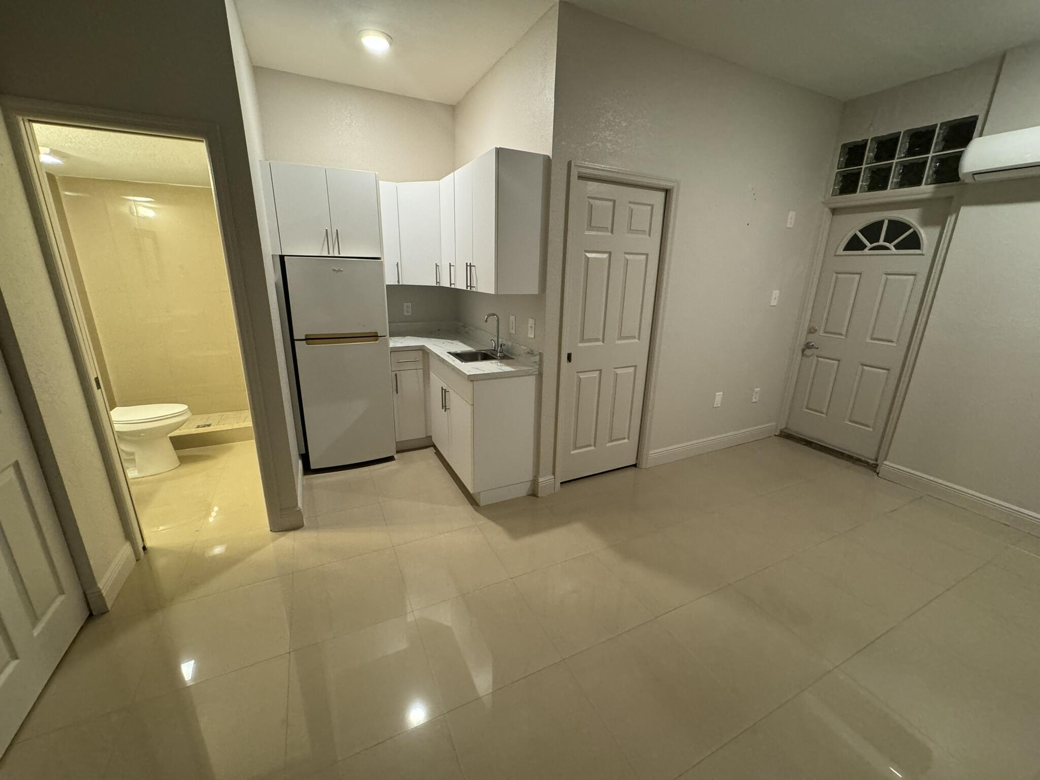 9033 NW 174th Street Studio, Hialeah, FL 33018, Hialeah - Photo 5