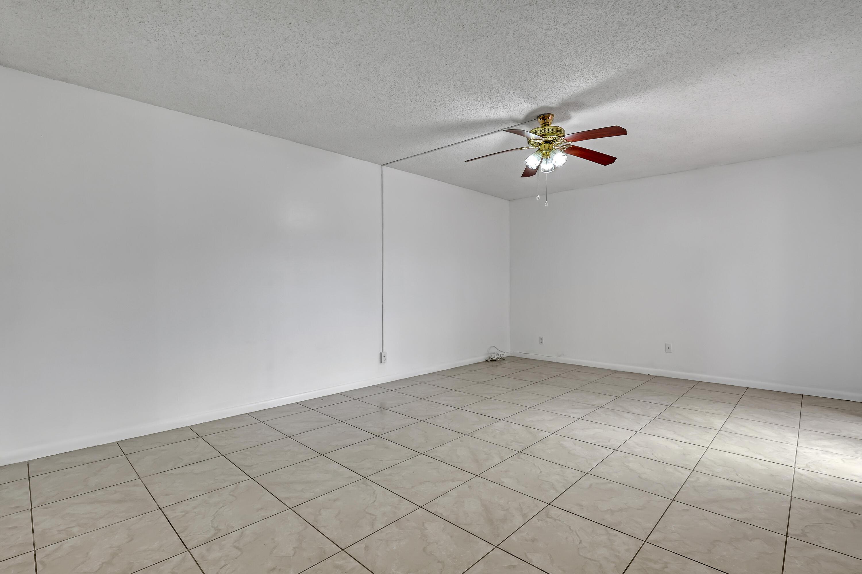 6335 Red Pine Lane A, Greenacres, FL 33415, Greenacres - Photo 4