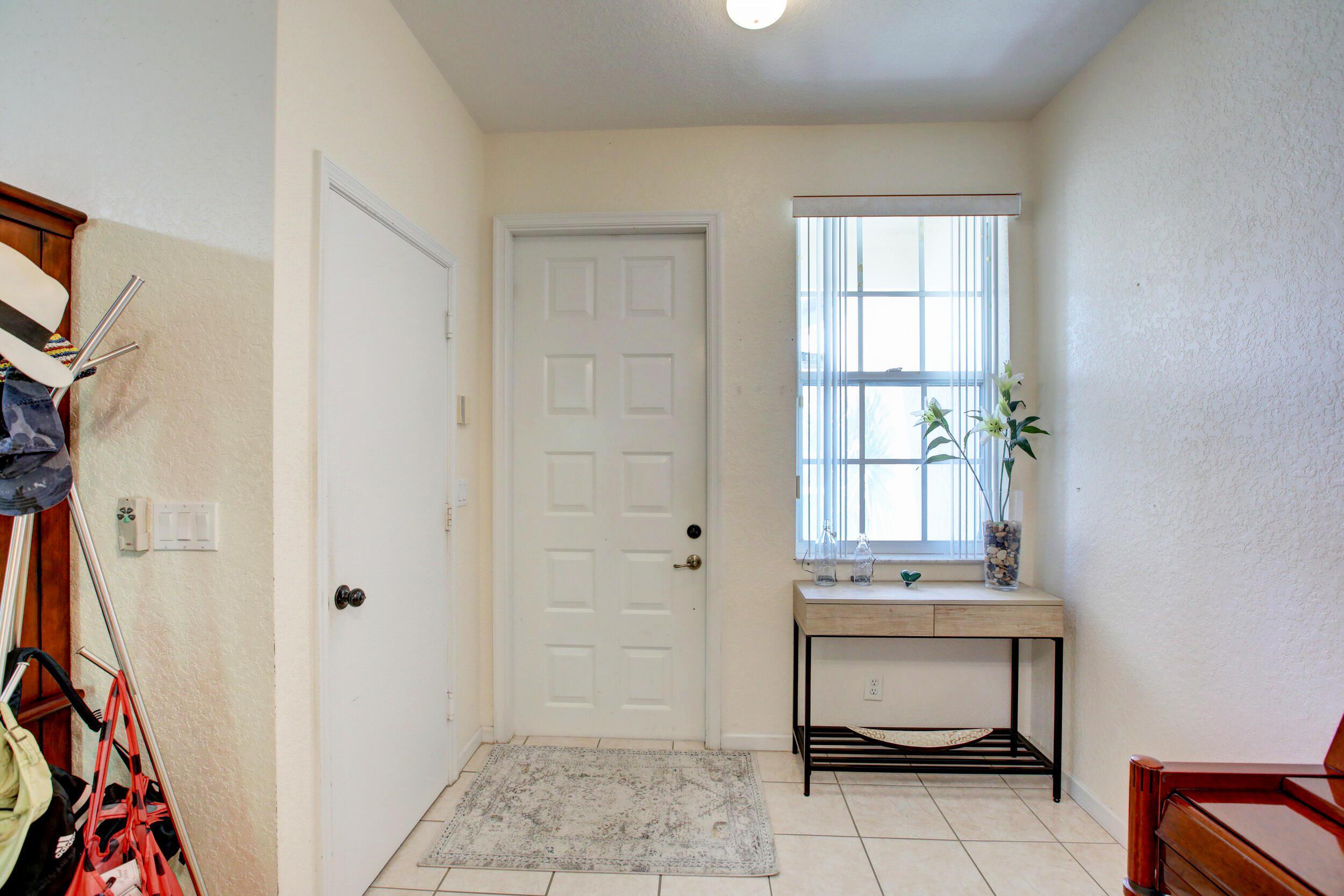 11705 NW 47th Drive, Coral Springs, FL 33076, Coral Springs - Photo 5