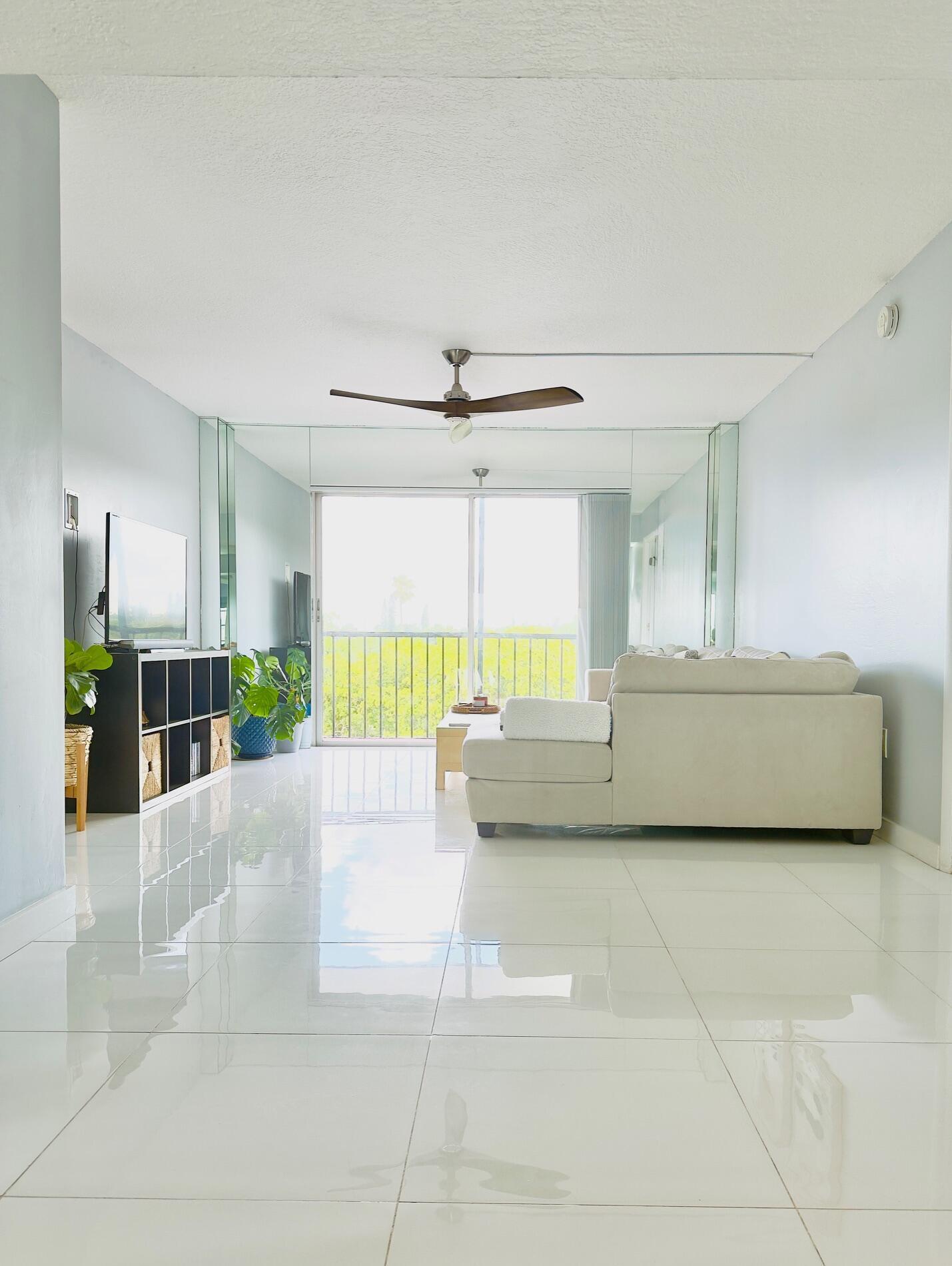 4164 Inverrary Drive 404, Lauderhill, FL 33319, Lauderhill - Photo 3