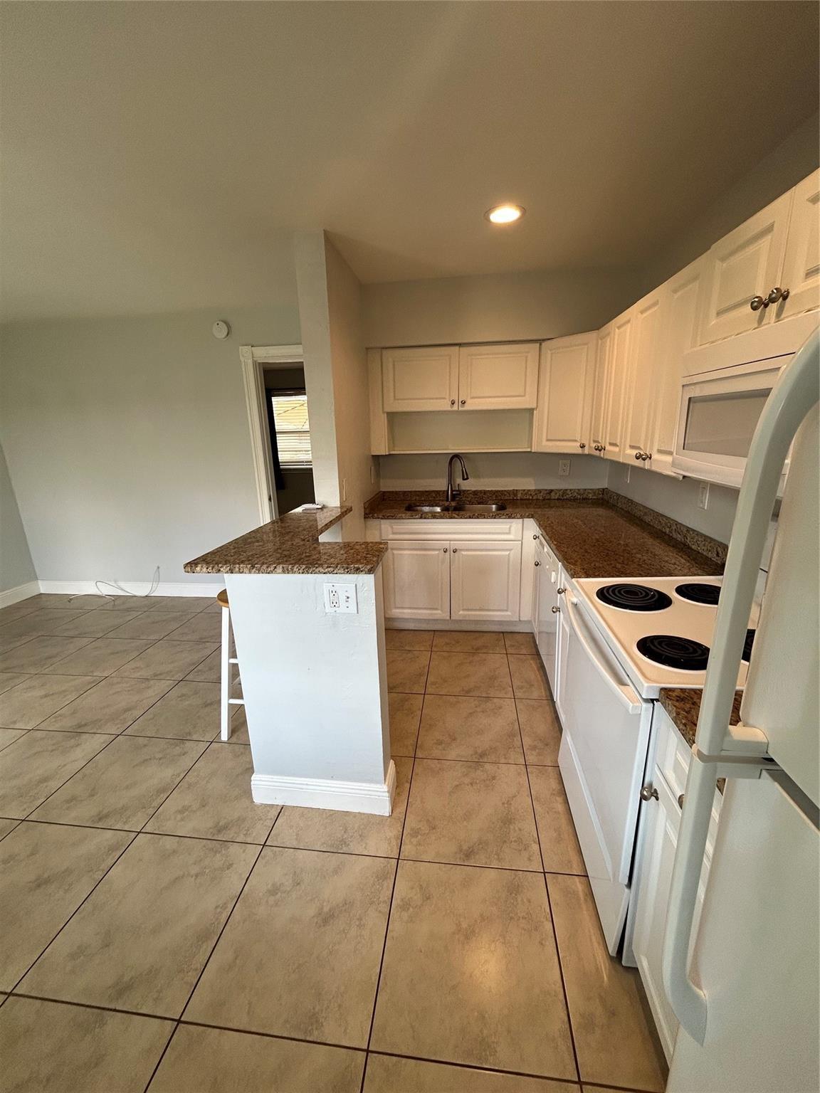 921 NE 17th Avenue 2, Fort Lauderdale, FL 33304, Fort Lauderdale - Photo 4
