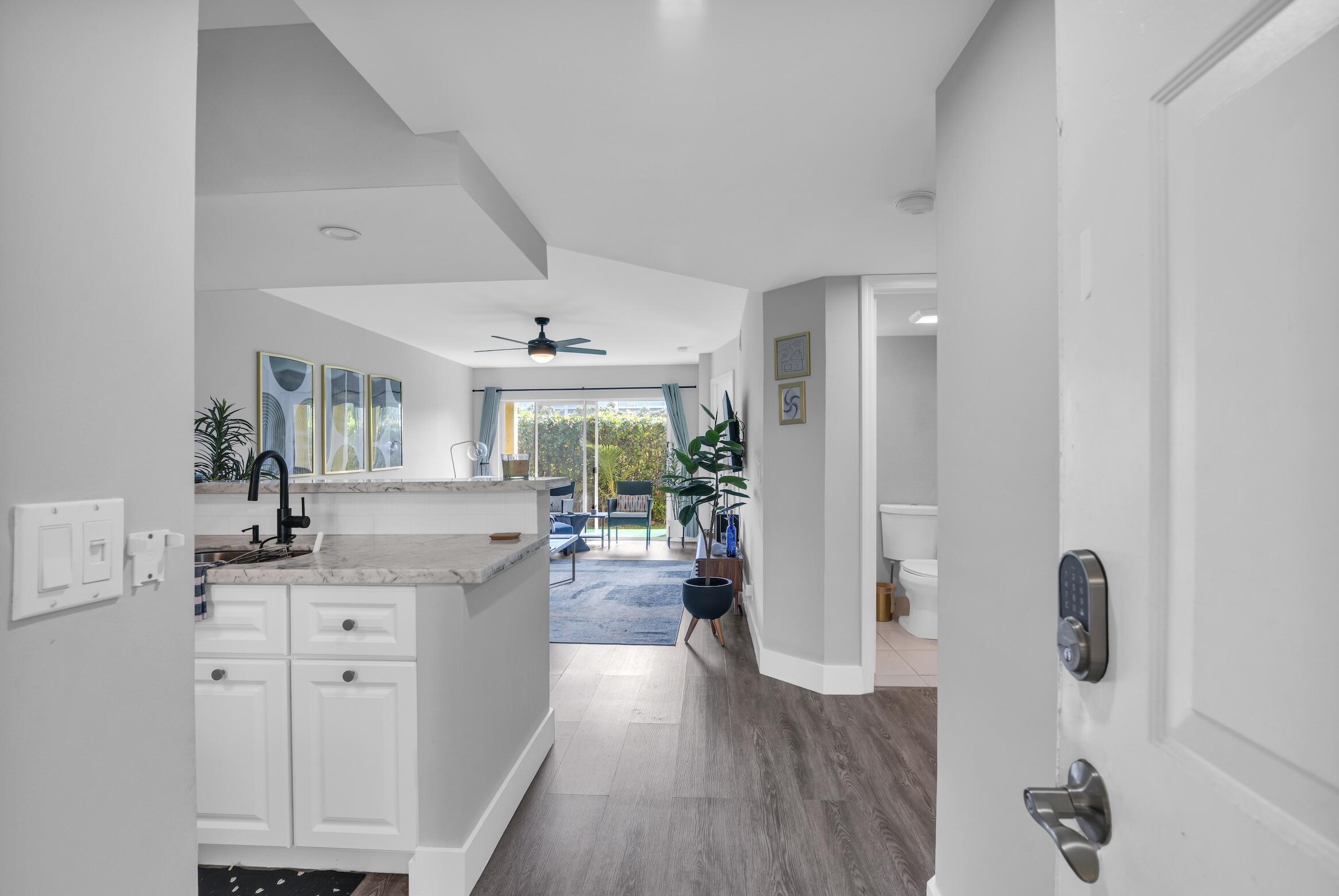 1030 Lake Shore Drive 103, Lake Park, FL 33403, Lake Park - Photo 5