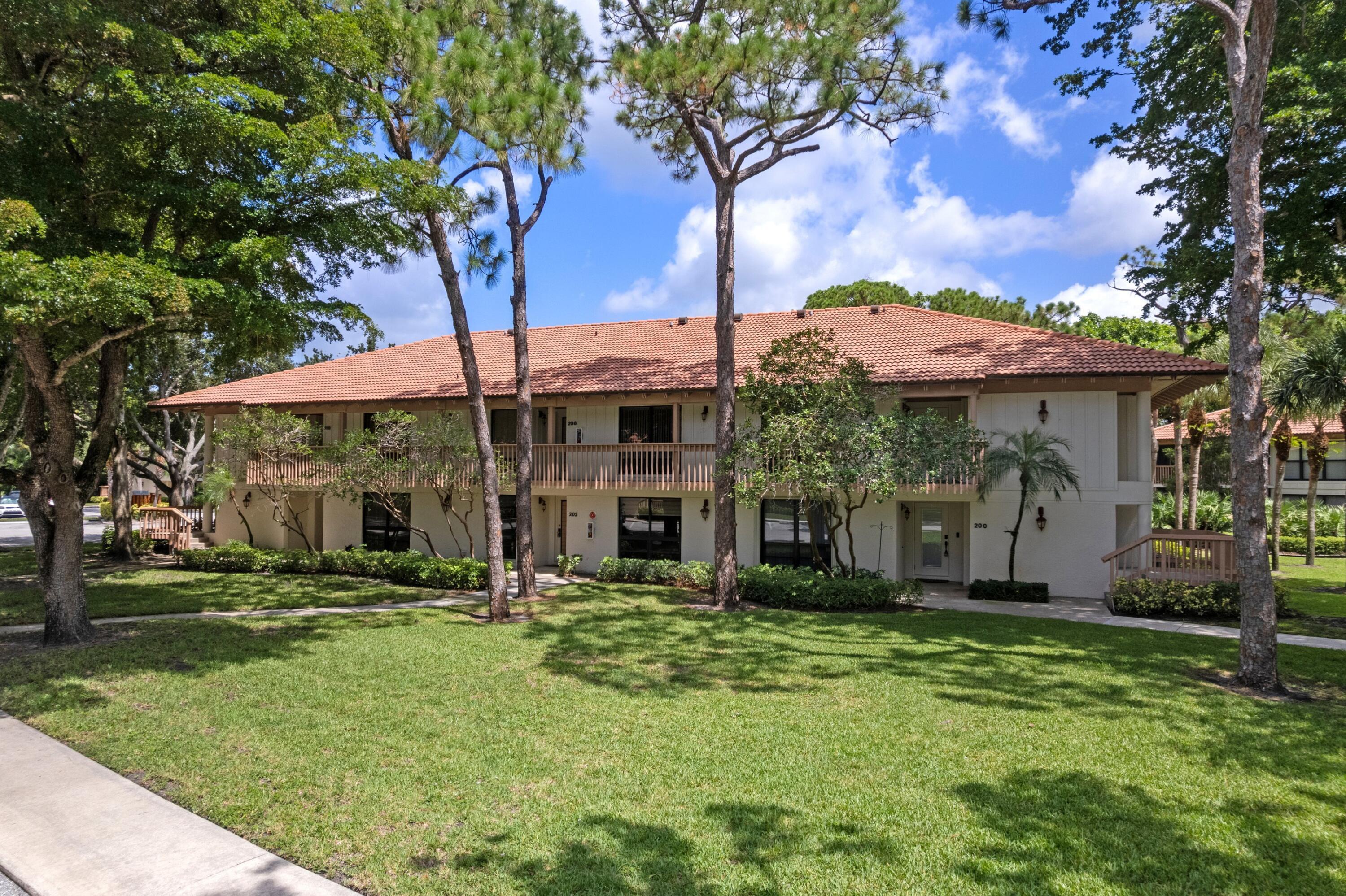 200 Brackenwood Terrace, Palm Beach Gardens, FL 33418, Palm Beach Gardens - Photo 3