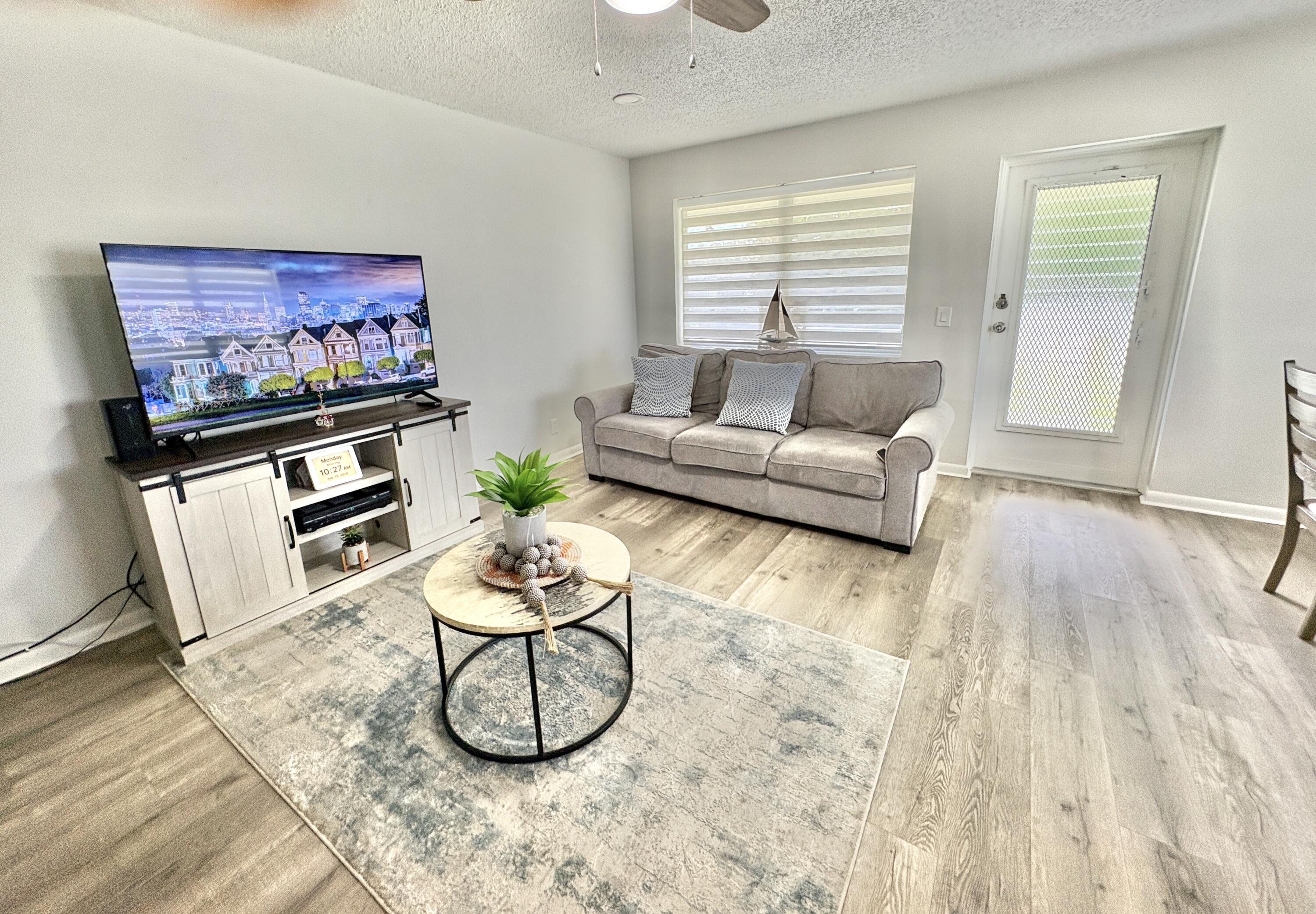 277 CHATHAM N, West Palm Beach, FL 33417, West Palm Beach - Photo 2