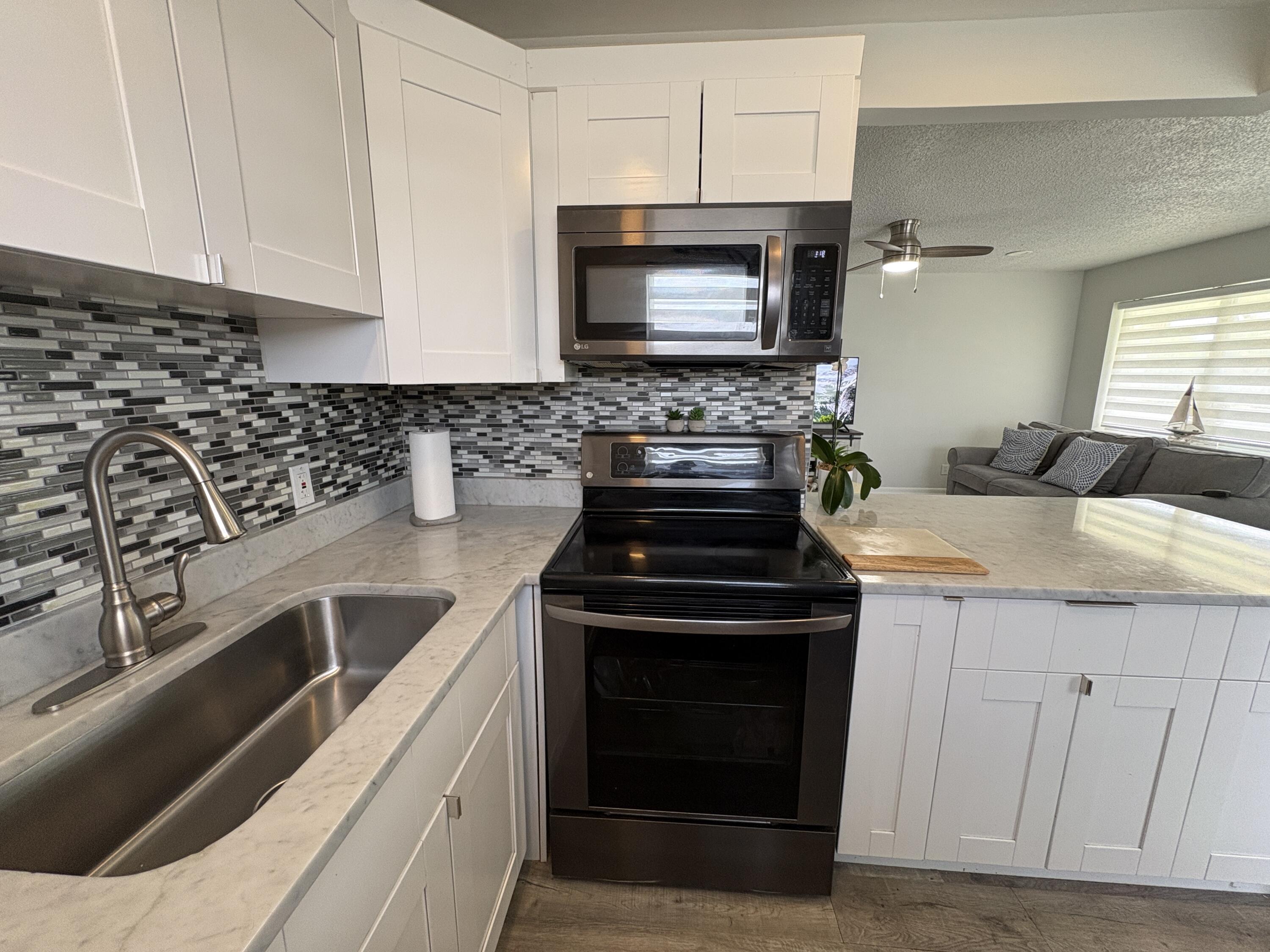 277 CHATHAM N, West Palm Beach, FL 33417, West Palm Beach