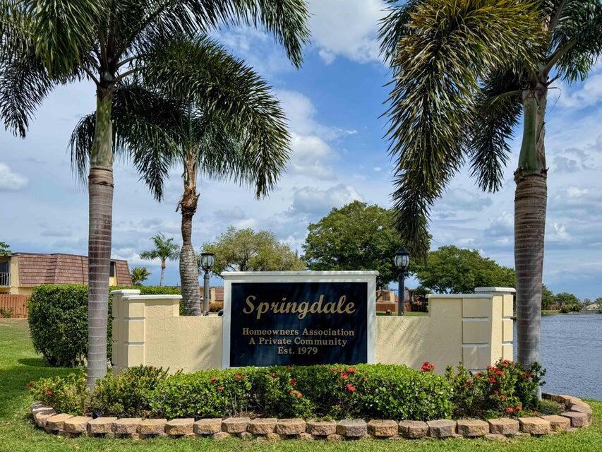 22 Springdale Circle, Palm Springs, FL 33461, Palm Springs - Photo 4