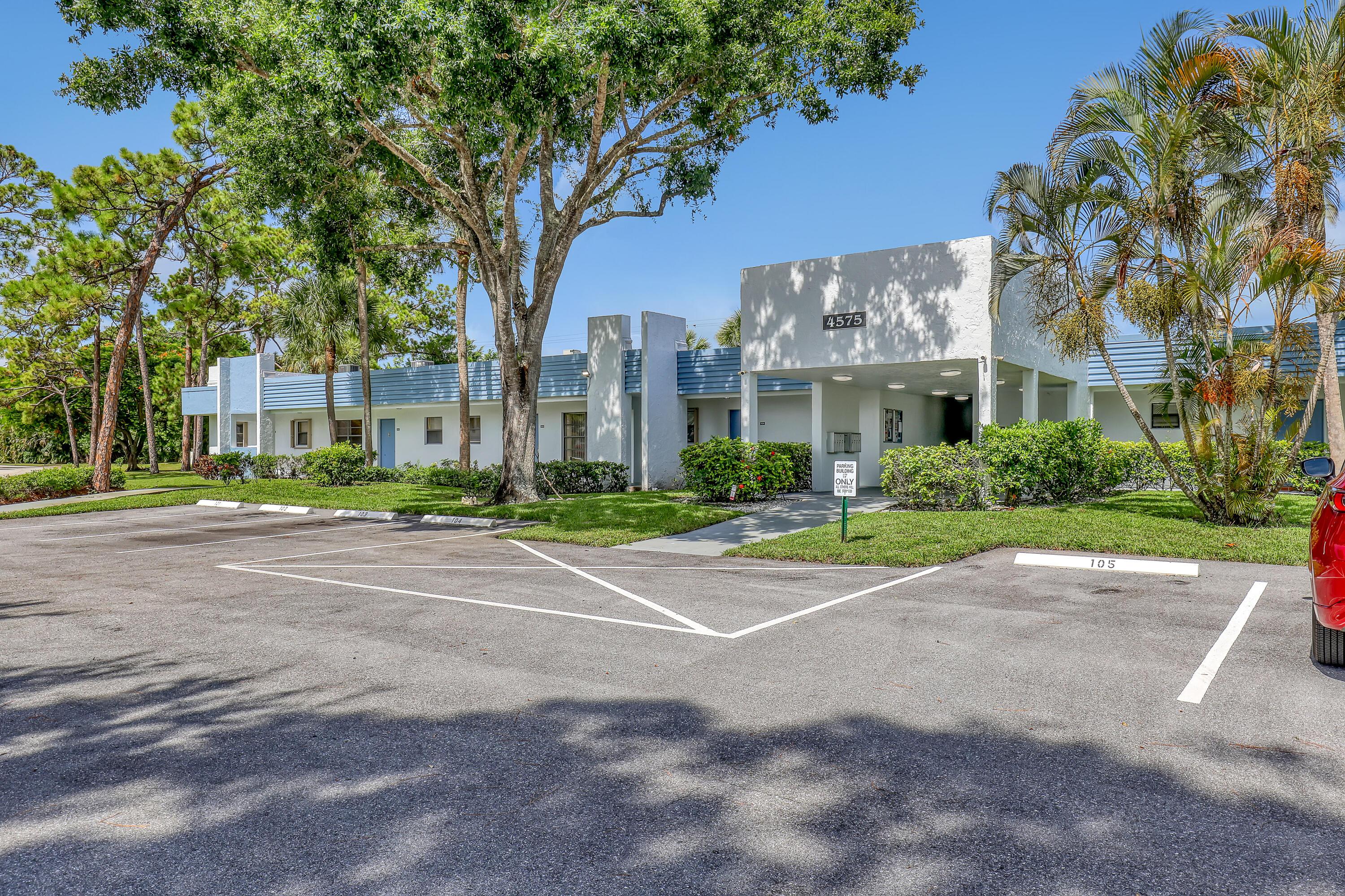 4575 LUCERNE LAKES Boulevard 103, Lake Worth, FL 33467, Lake Worth - Photo 2
