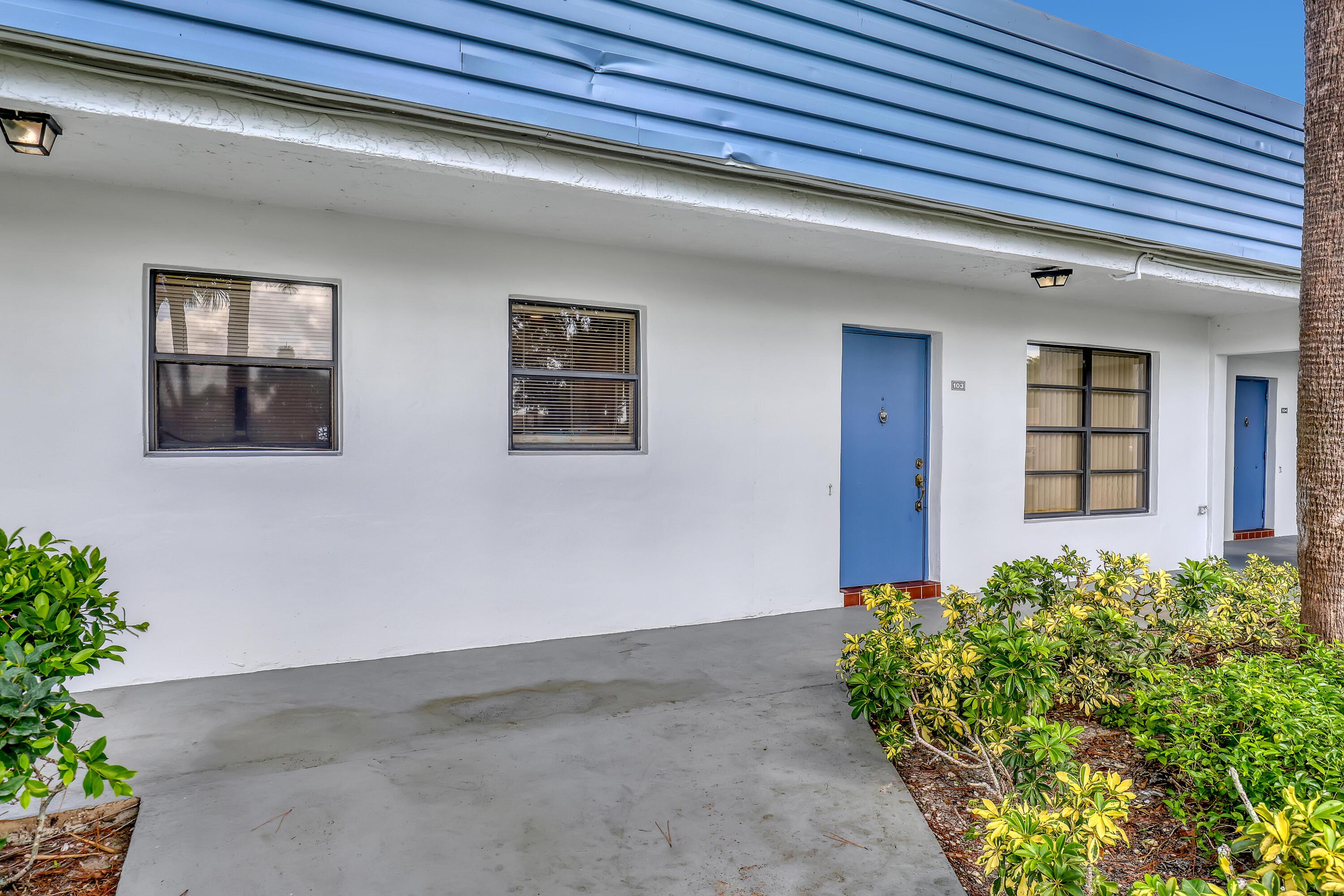 4575 LUCERNE LAKES Boulevard 103, Lake Worth, FL 33467, Lake Worth - Photo 4