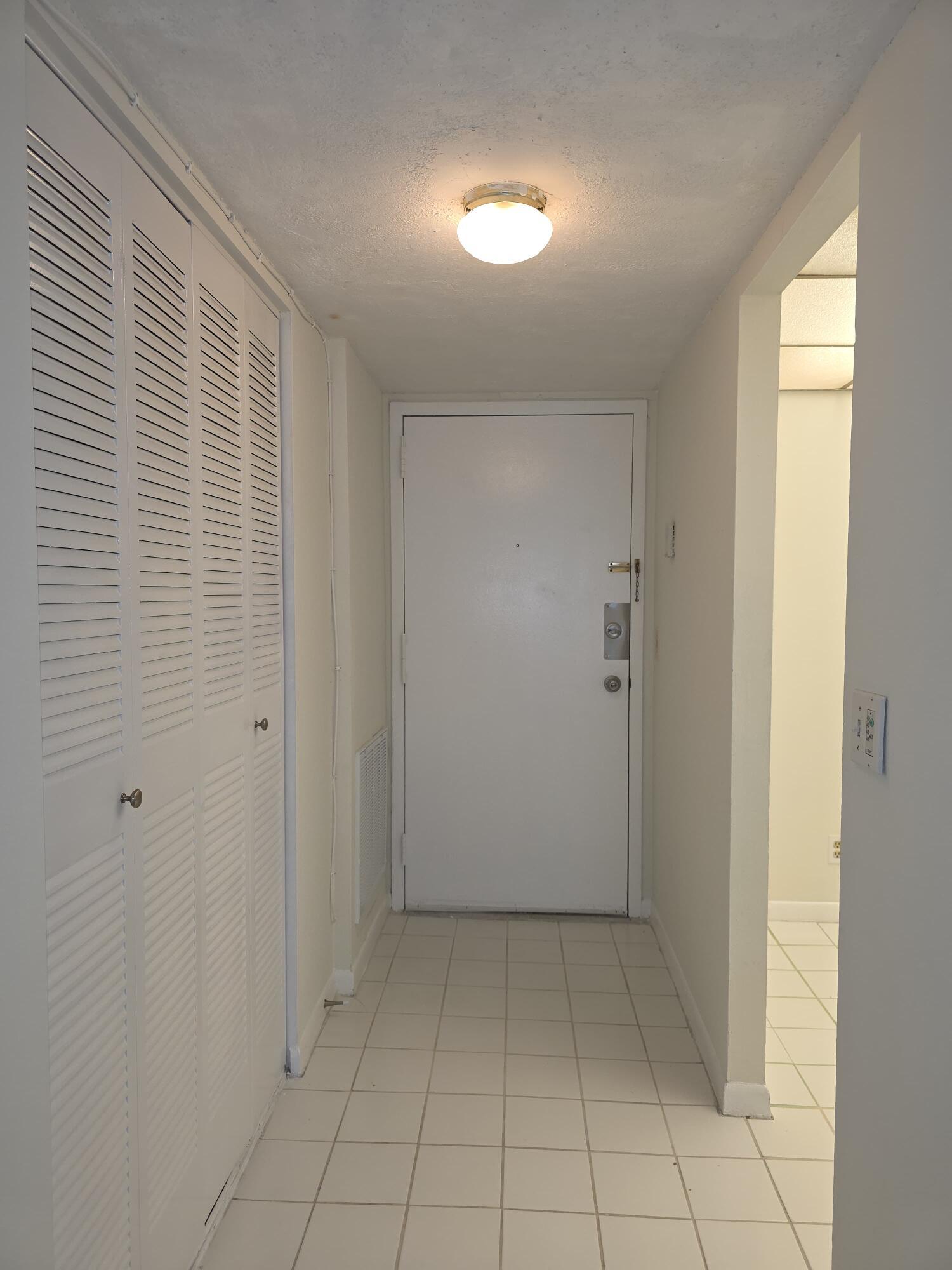 470 Executive Center Drive 2k, West Palm Beach, FL 33401, West Palm Beach - Photo 4
