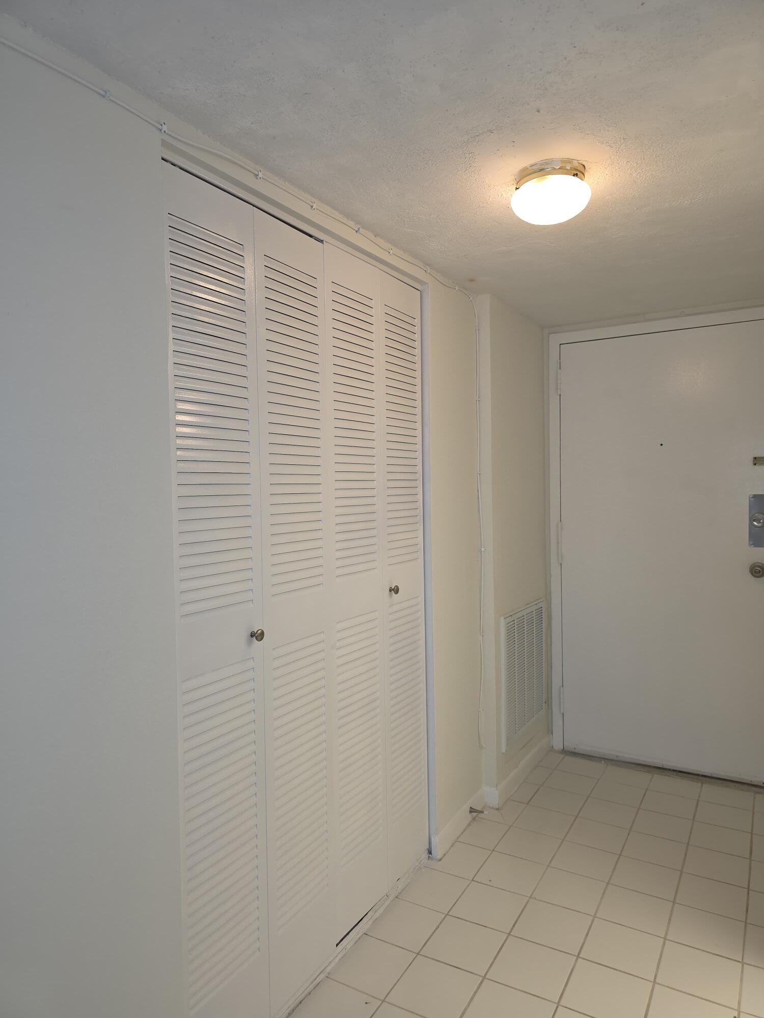 470 Executive Center Drive 2k, West Palm Beach, FL 33401, West Palm Beach - Photo 4
