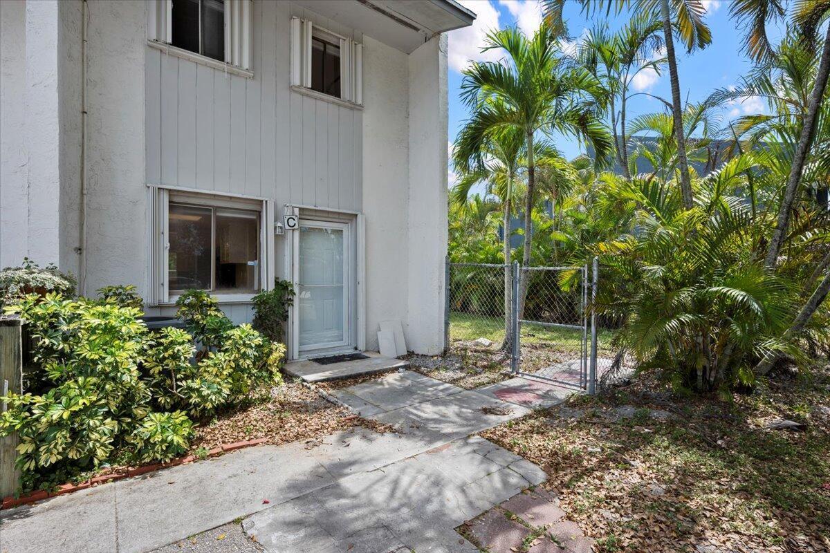 3666 PINEHURST Drive C, Lake Worth, FL 33467, Lake Worth - Photo 2
