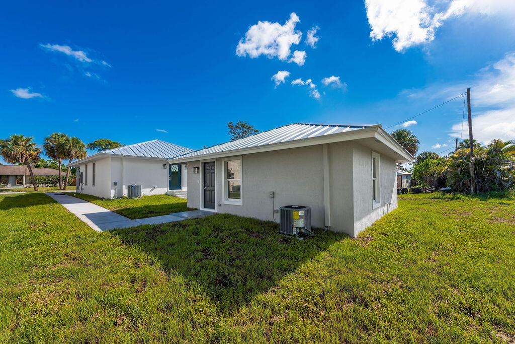 3018 SE Iris Street 2, Stuart, FL 34997, Stuart