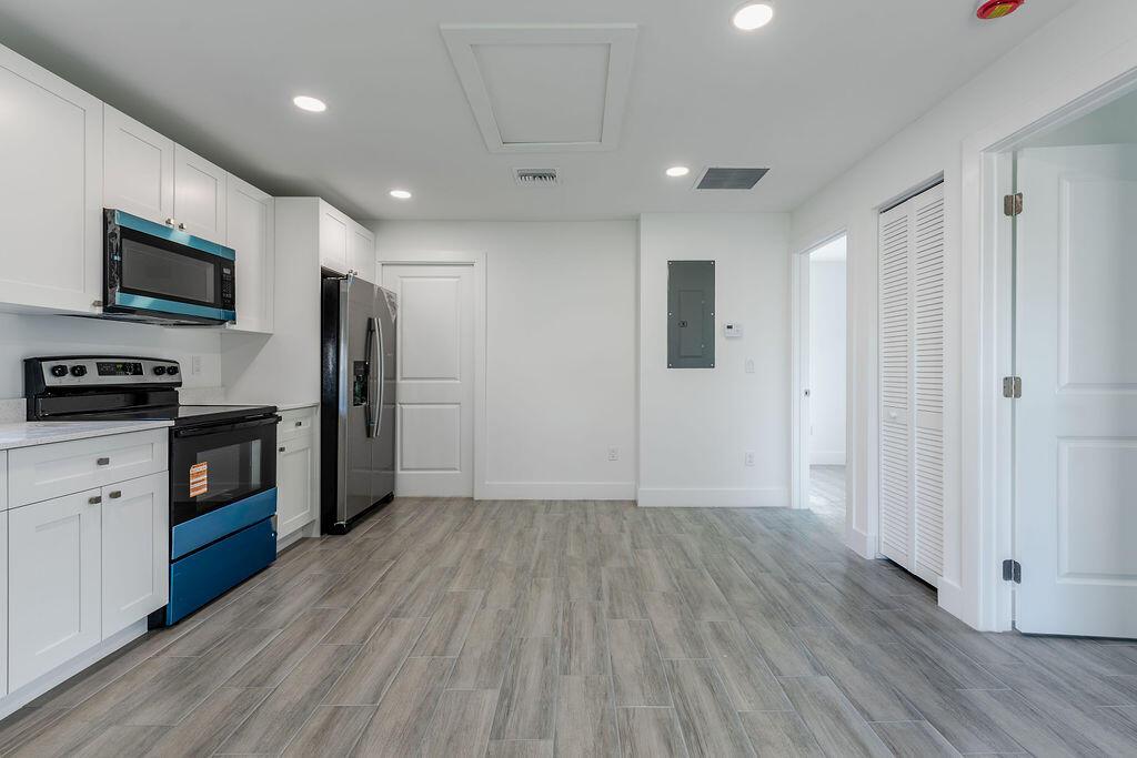 3018 SE Iris Street 2, Stuart, FL 34997, Stuart - Photo 3