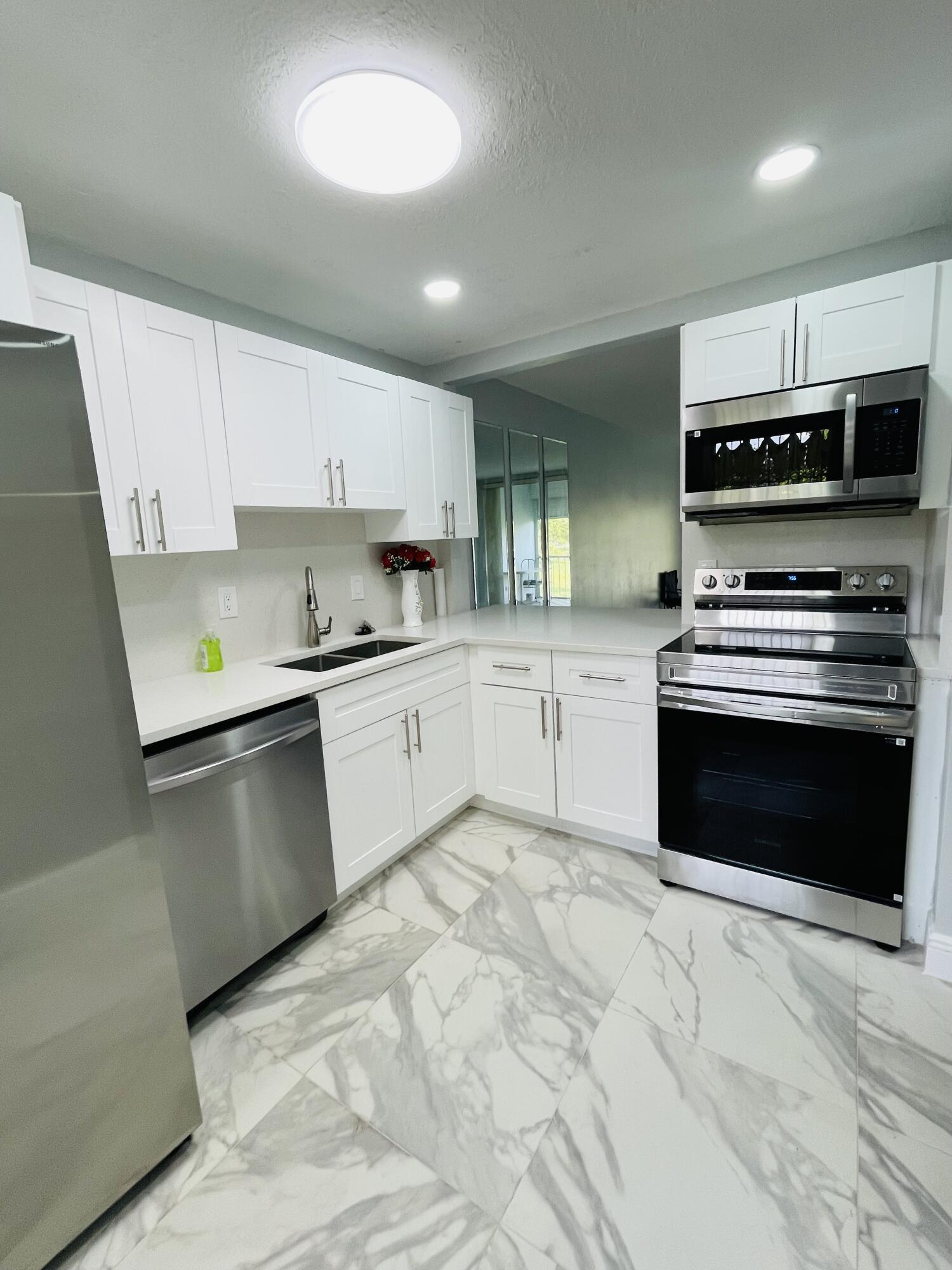 5980 NW 64TH Avenue 203, Tamarac, FL 33319, Tamarac - Photo 3