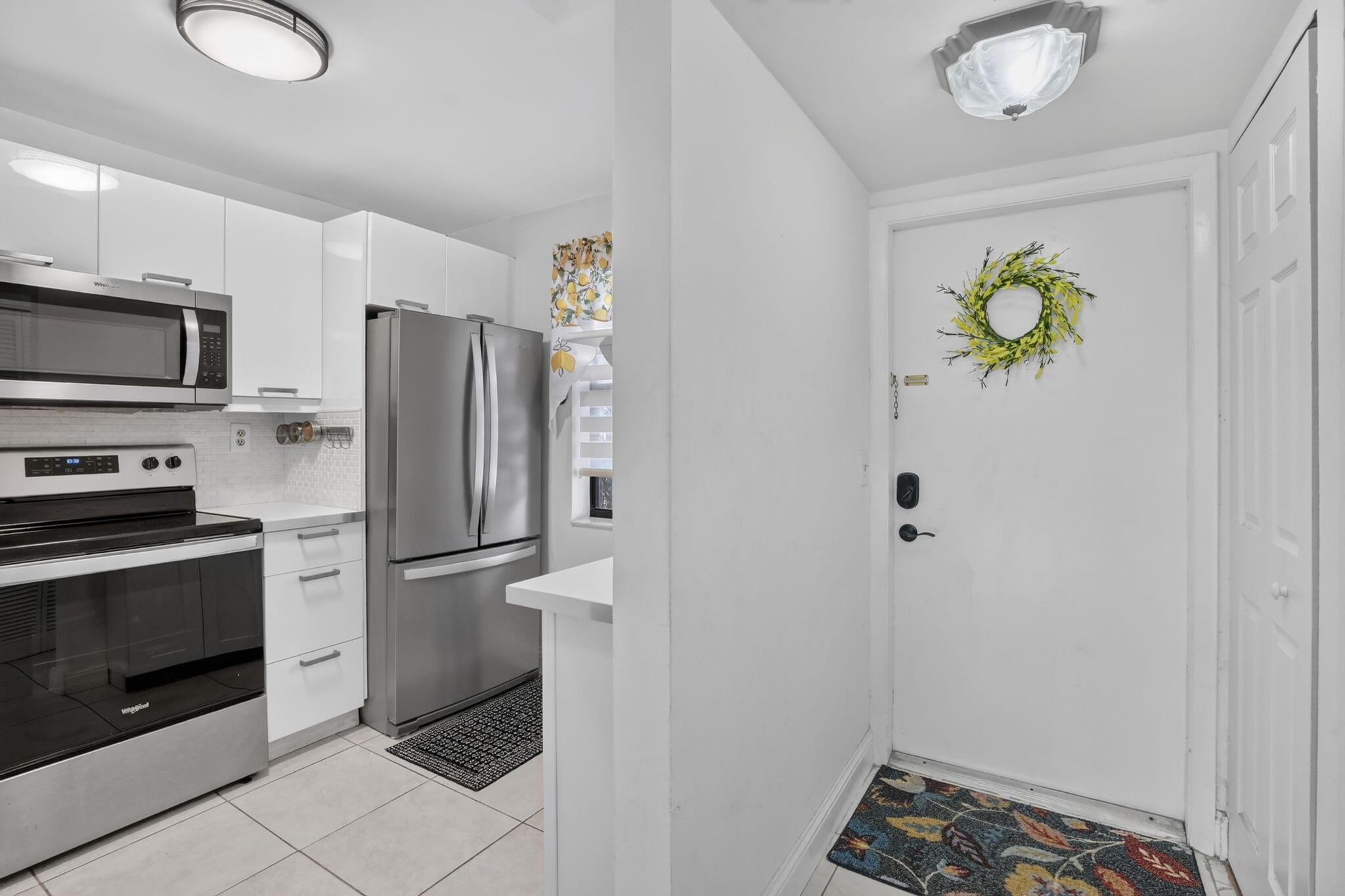 2793 NW 104th Avenue 203, Sunrise, FL 33322, Sunrise - Photo 2