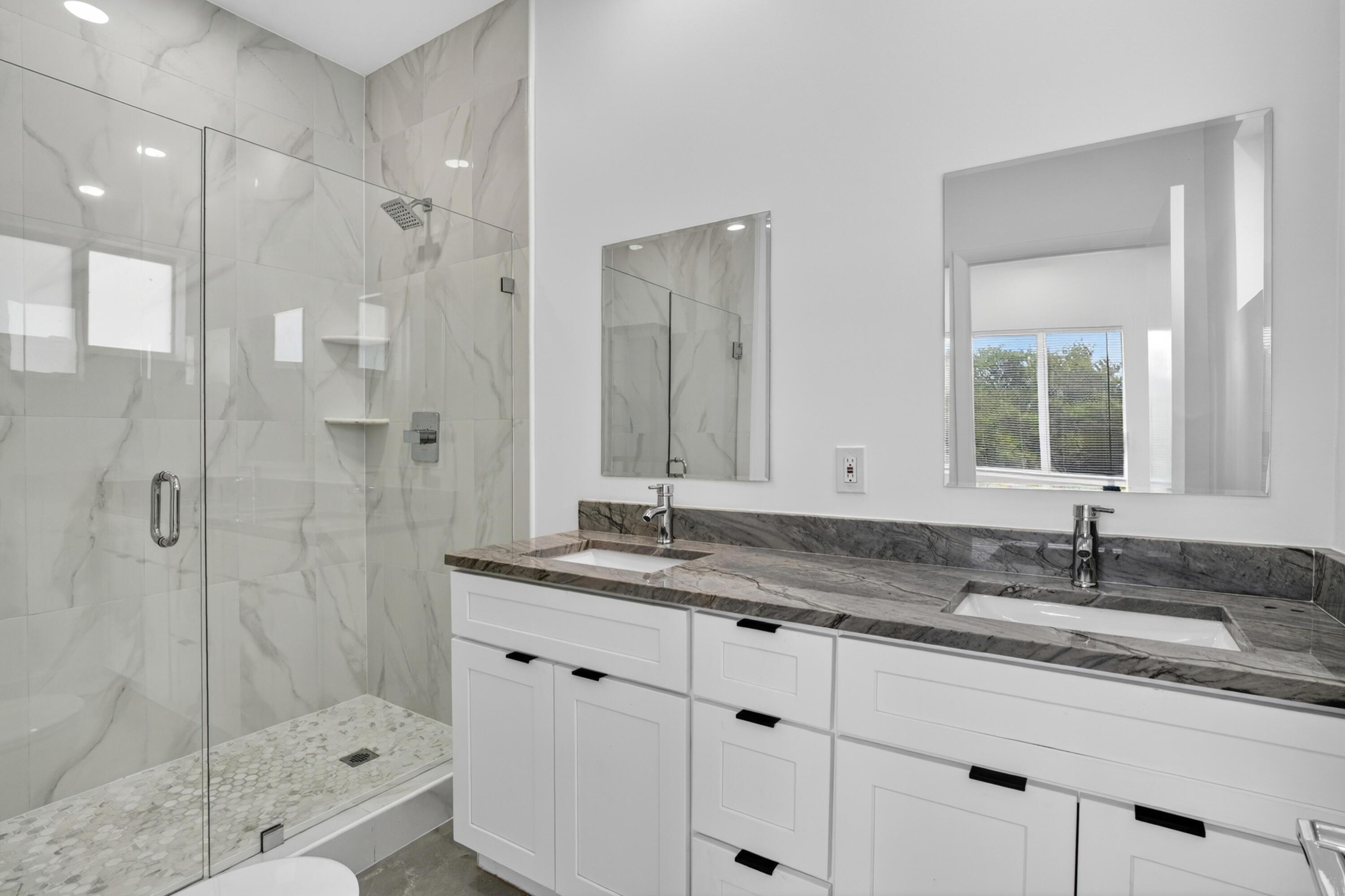 655 NW 24TH Avenue, Fort Lauderdale, FL 33311, Fort Lauderdale - Photo 4
