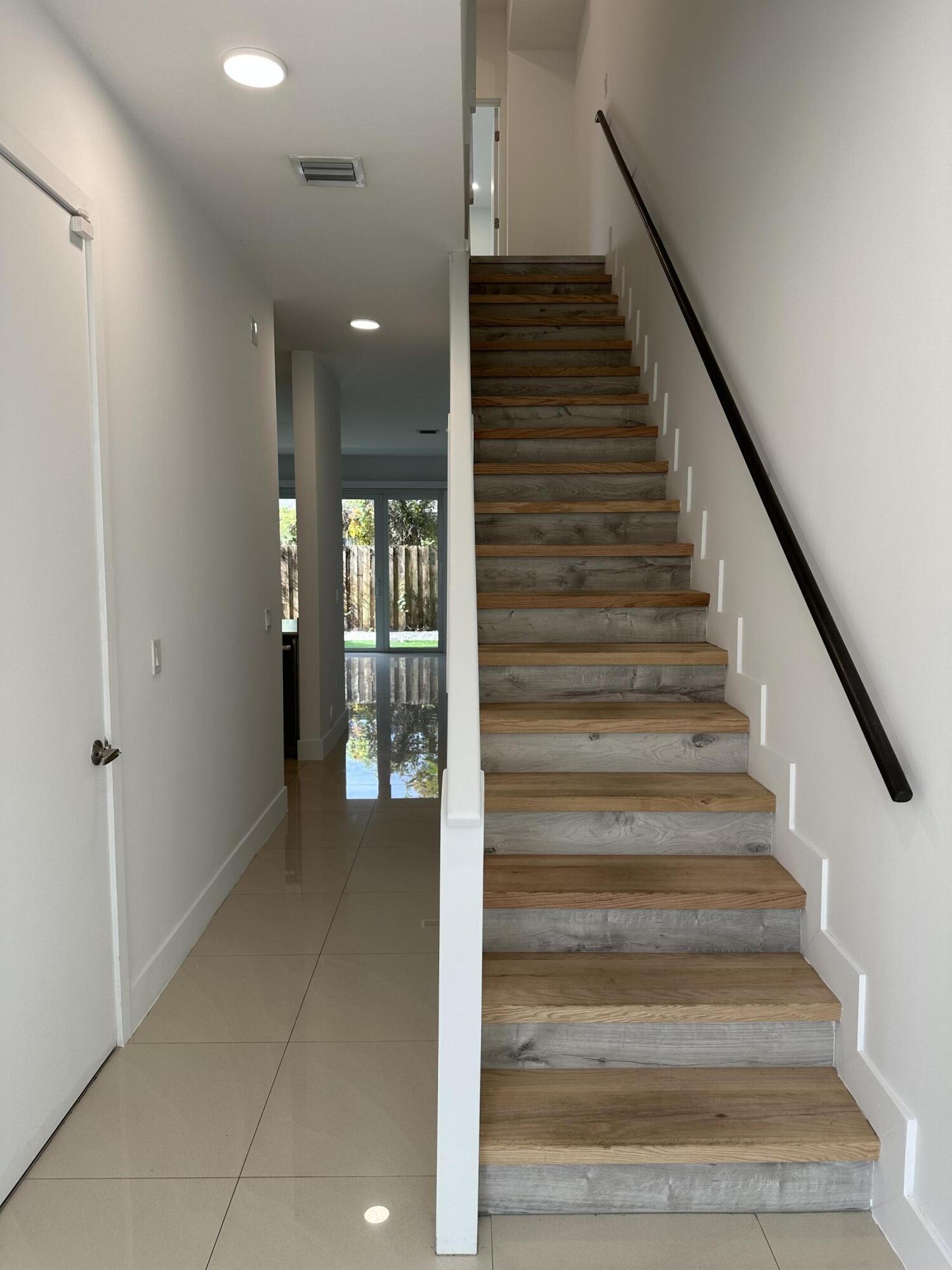 815 NE 17TH Avenue 3, Fort Lauderdale, FL 33304, Fort Lauderdale - Photo 2