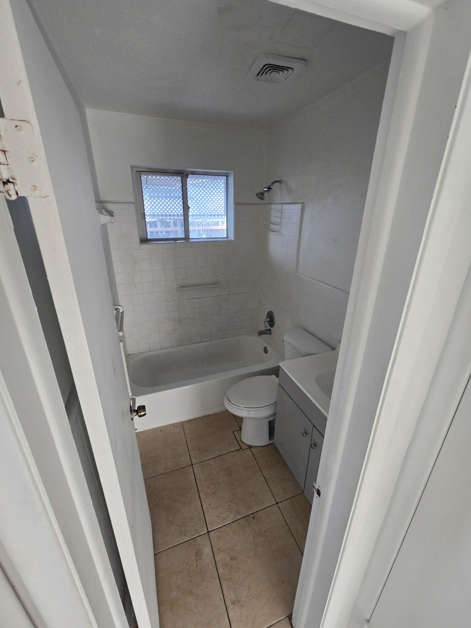 5900 GARFIELD Street E, Hollywood, FL 33021, Hollywood - Photo 5