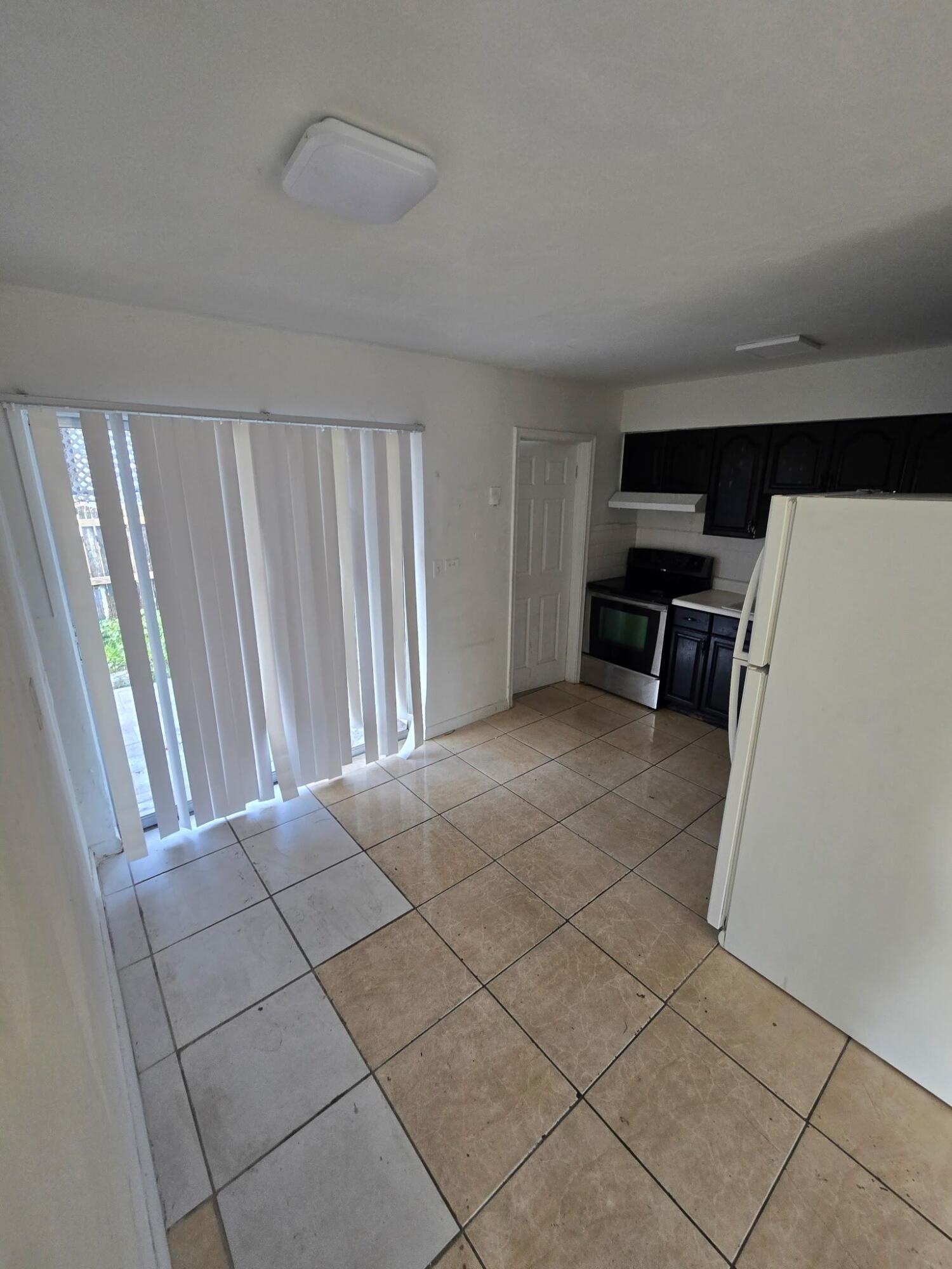5900 GARFIELD Street E, Hollywood, FL 33021, Hollywood - Photo 3
