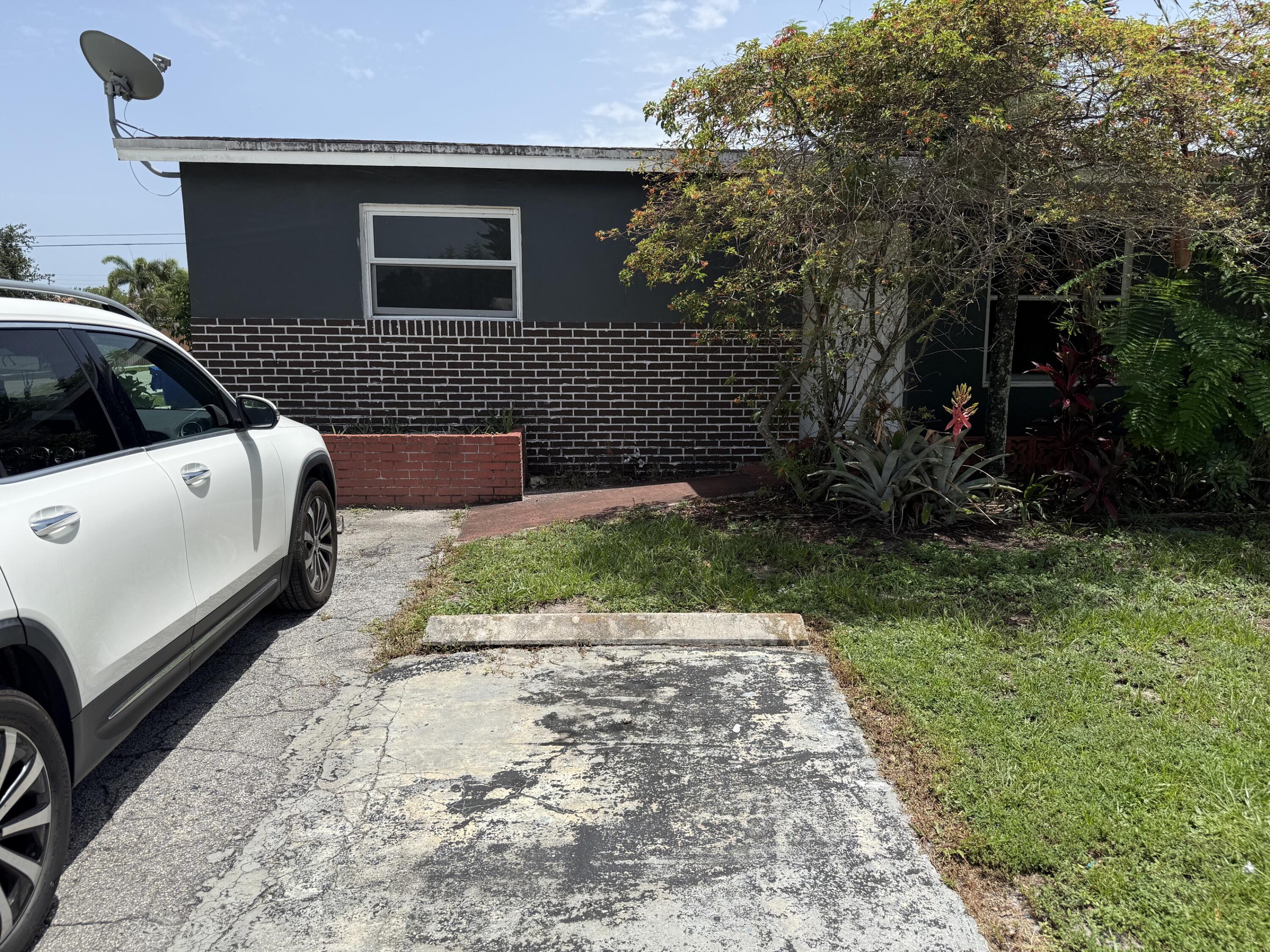 5900 GARFIELD Street E, Hollywood, FL 33021, Hollywood - Photo 2