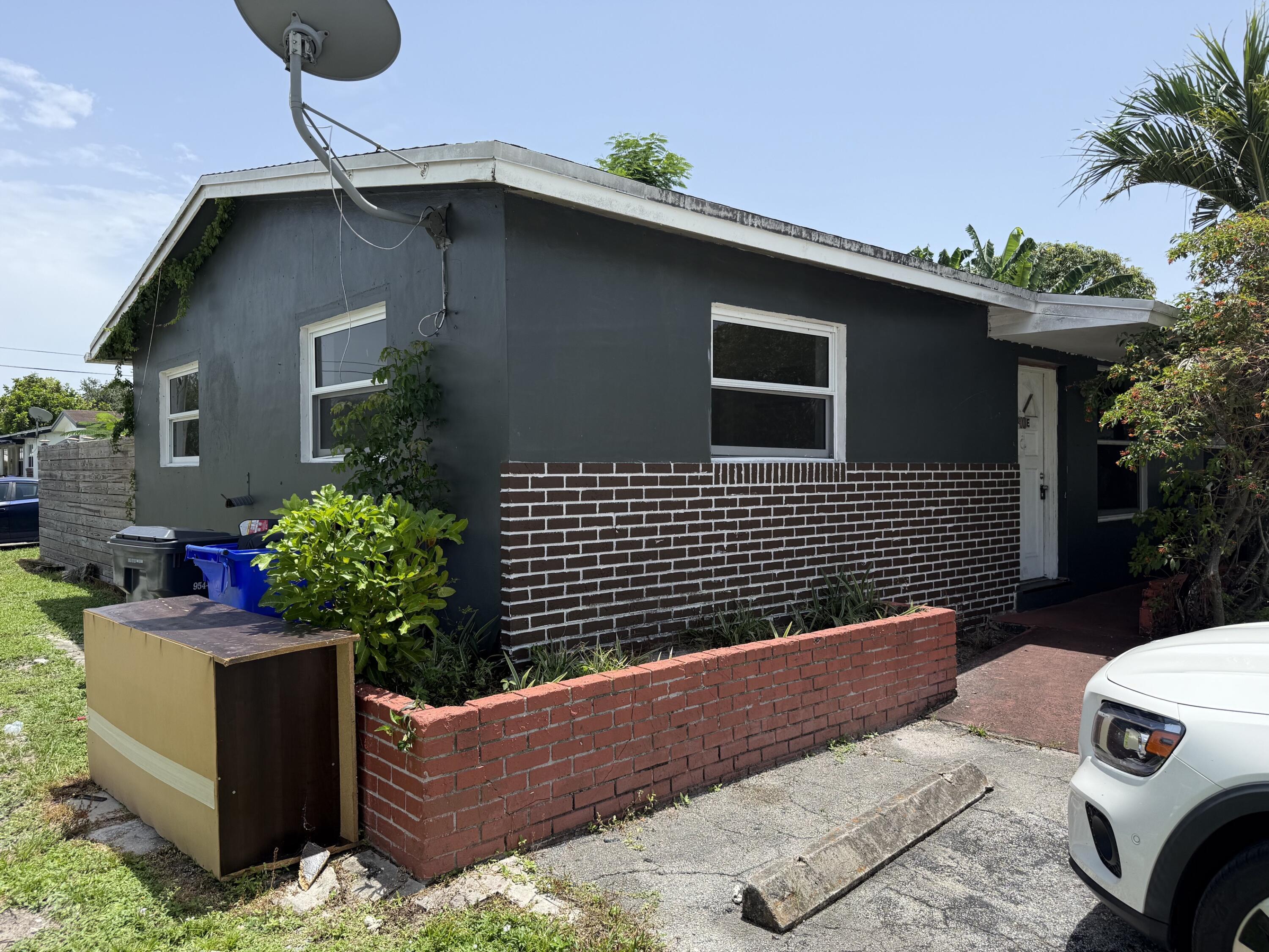 5900 GARFIELD Street E, Hollywood, FL 33021, Hollywood