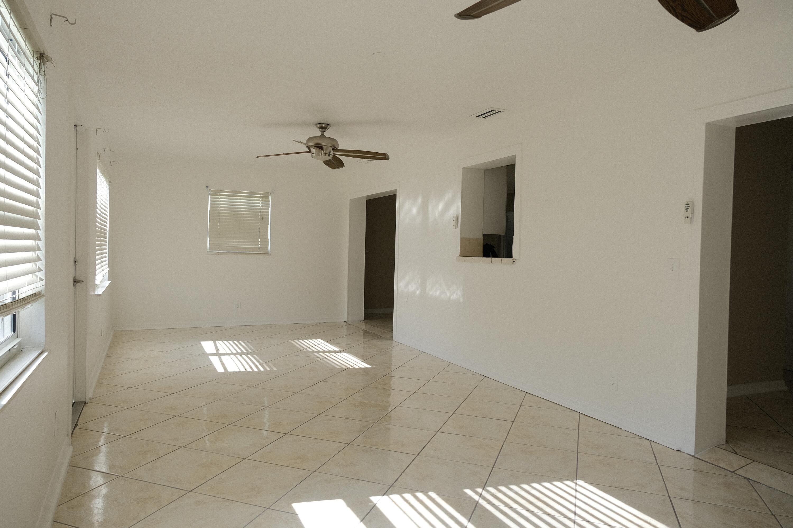980 Woodland Avenue, West Palm Beach, FL 33415, West Palm Beach - Photo 5