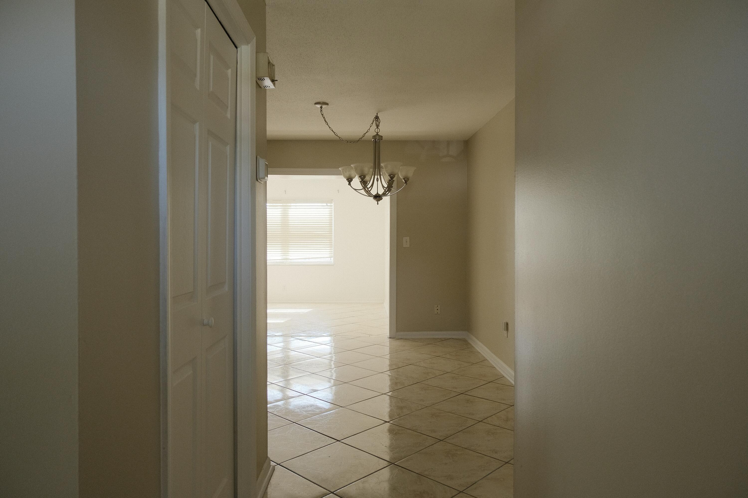 980 Woodland Avenue, West Palm Beach, FL 33415, West Palm Beach - Photo 3