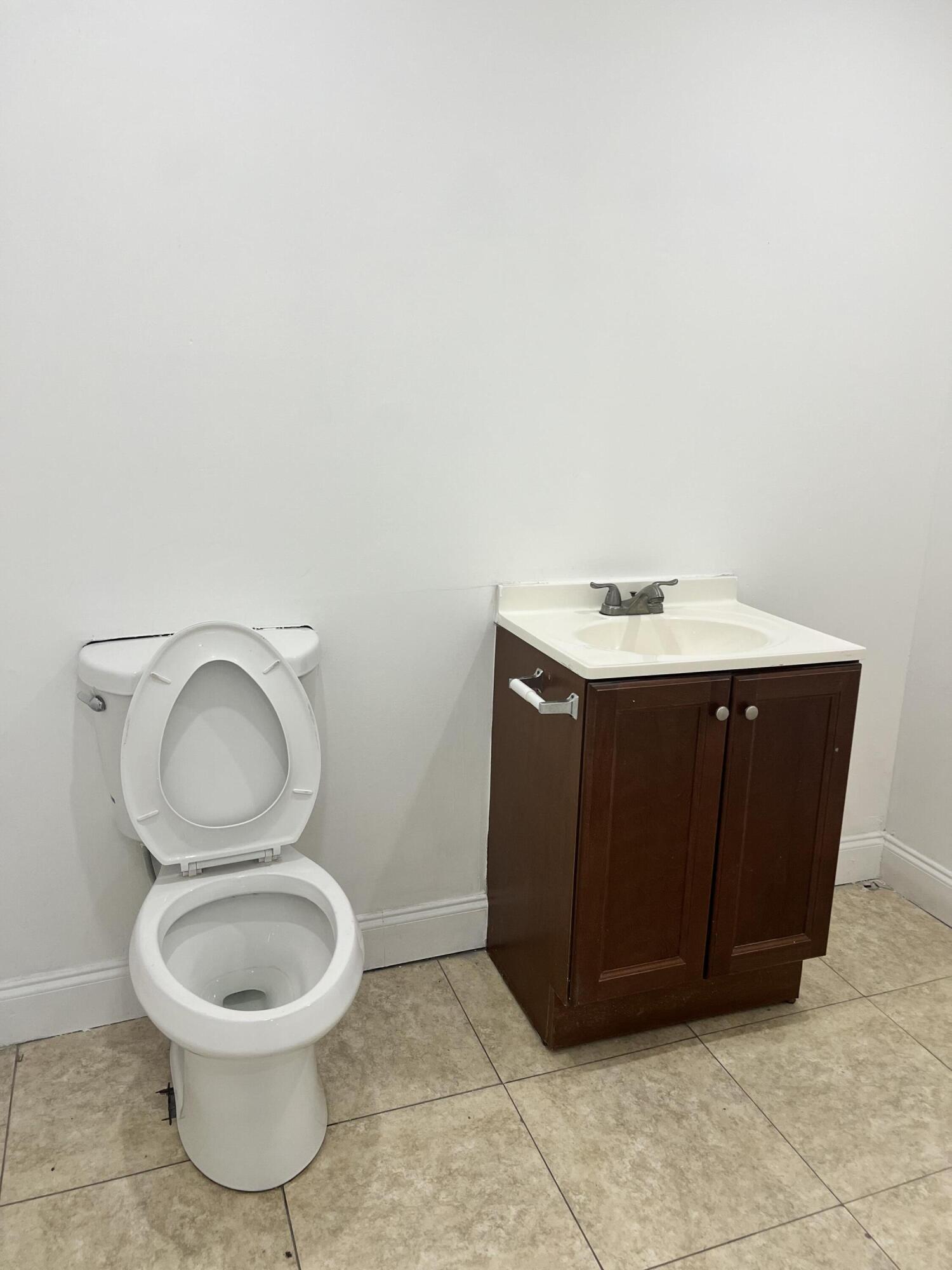 1750 LATHAM Road 13, West Palm Beach, FL 33409, West Palm Beach