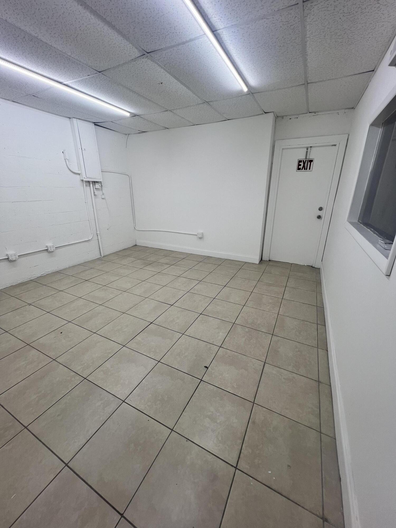 1750 LATHAM Road 13, West Palm Beach, FL 33409, West Palm Beach - Photo 3