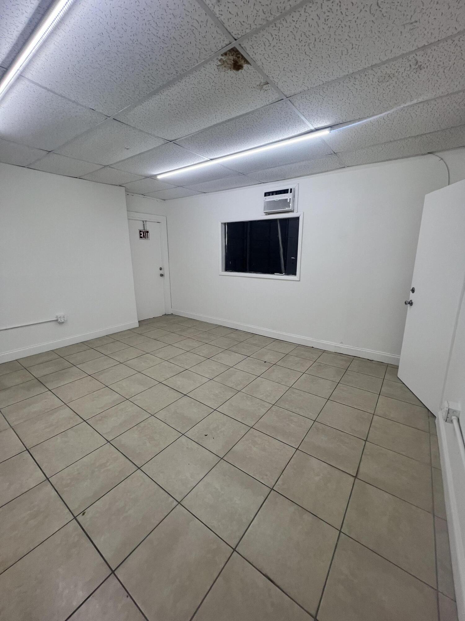 1750 LATHAM Road 13, West Palm Beach, FL 33409, West Palm Beach - Photo 4
