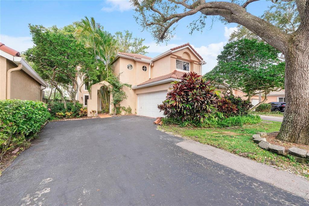 10019 NW 5 Street, Plantation, FL 33324, Plantation - Photo 2
