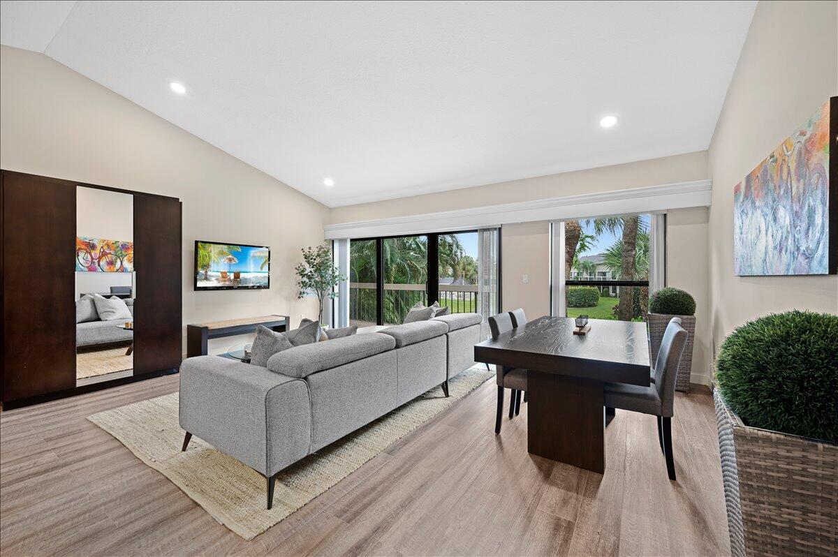11863 Wimbledon Circle 542, Wellington, FL 33414, Wellington - Photo 4