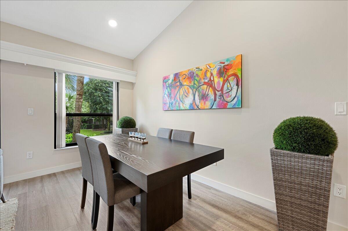 11863 Wimbledon Circle 542, Wellington, FL 33414, Wellington - Photo 5