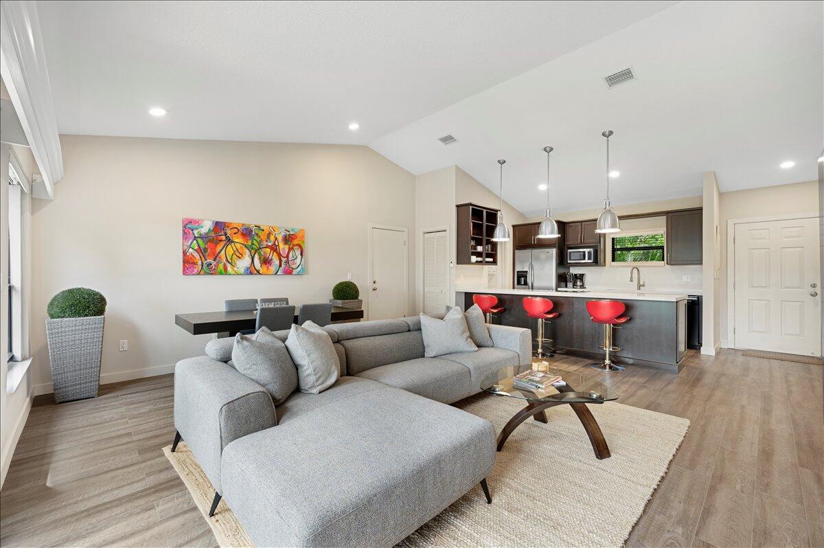 11863 Wimbledon Circle 542, Wellington, FL 33414, Wellington