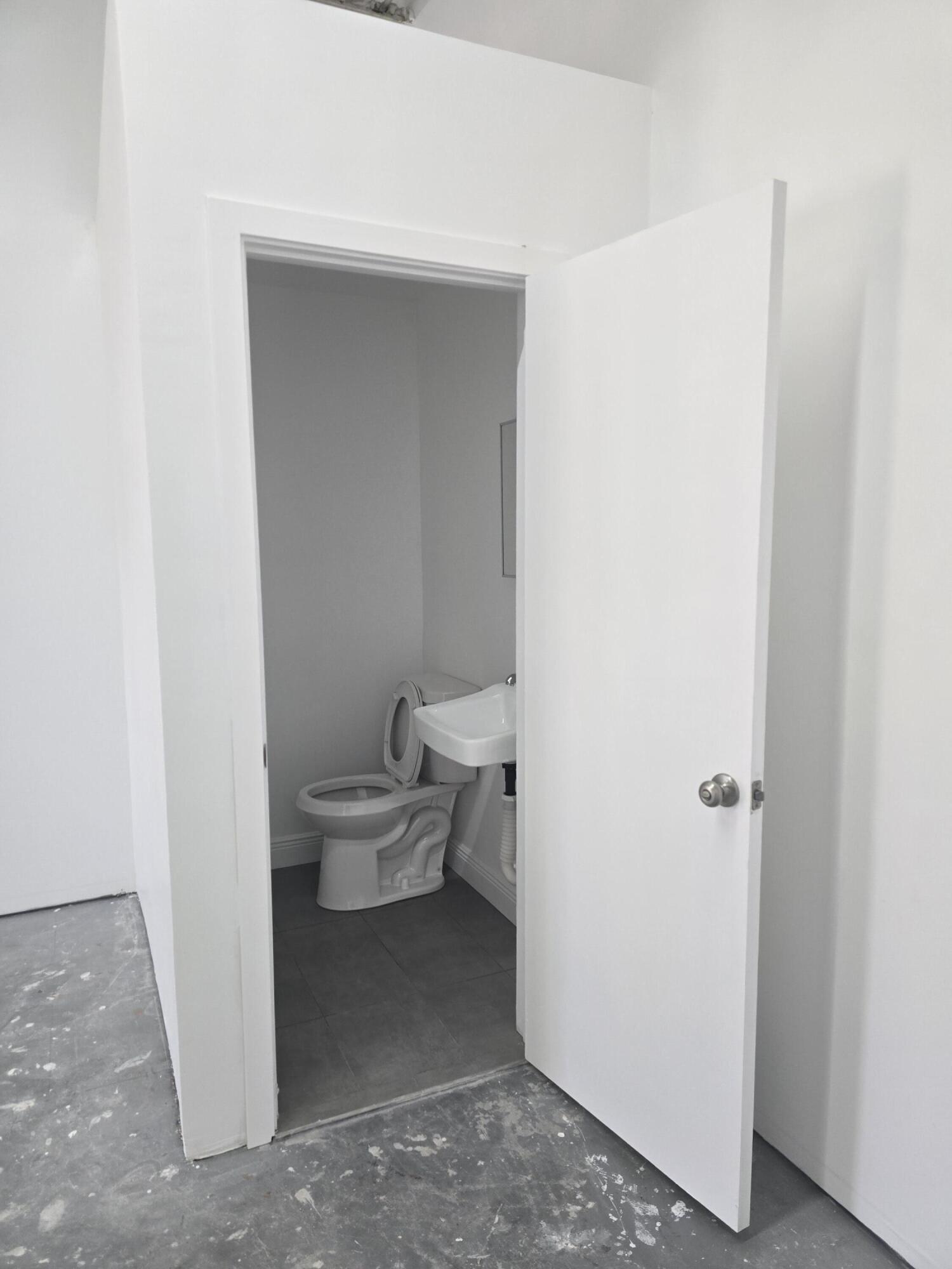 1705 Donna Road 33, West Palm Beach, FL 33409, West Palm Beach - Photo 2